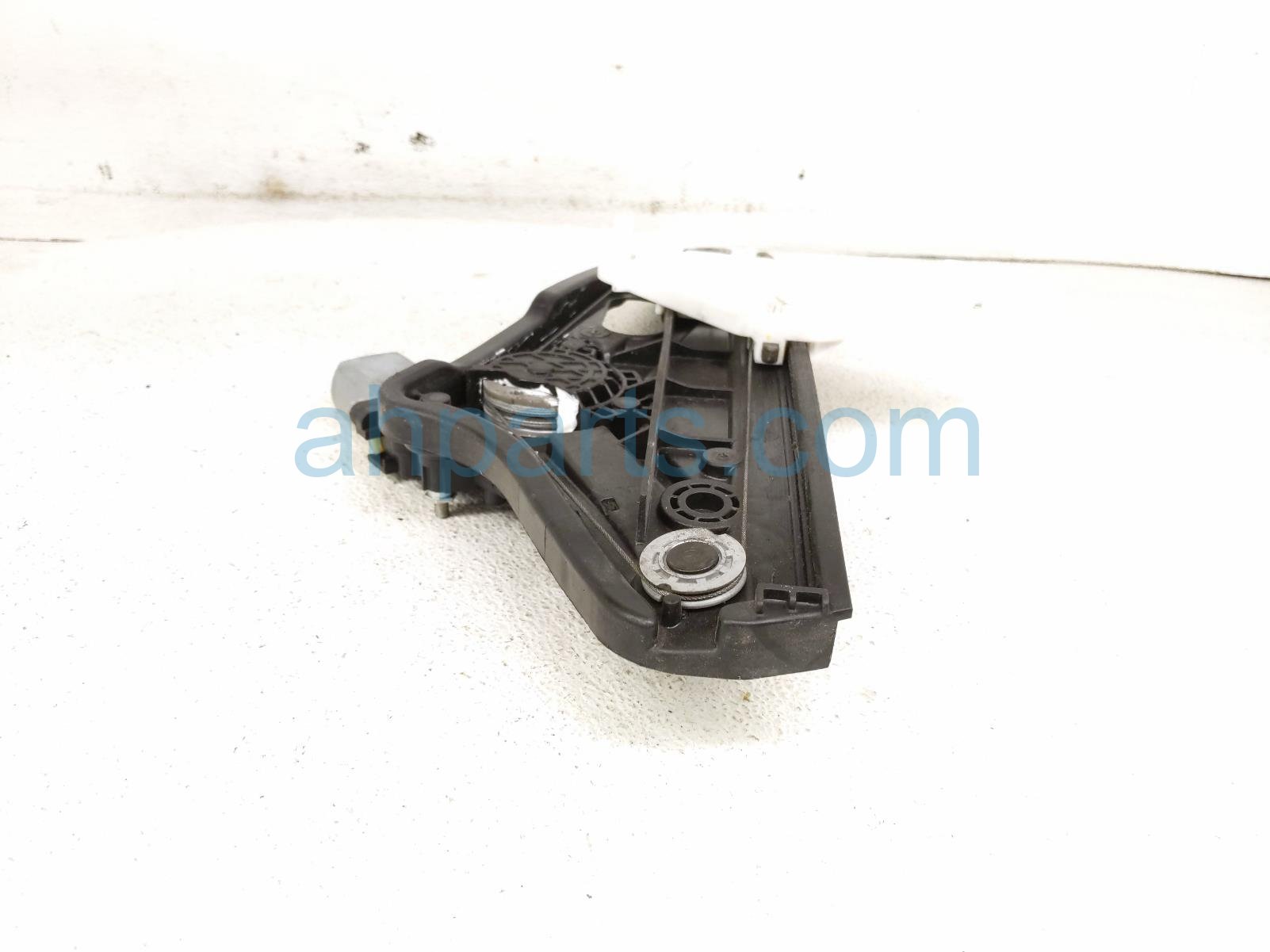 2020 Hyundai Veloster Front Passenger Window Regulator & Motor 82404 J3000 Replacement 2020 Hyundai Veloster Front Passenger Window Regulator & Motor 82404 J3000 Replacement thumbnail