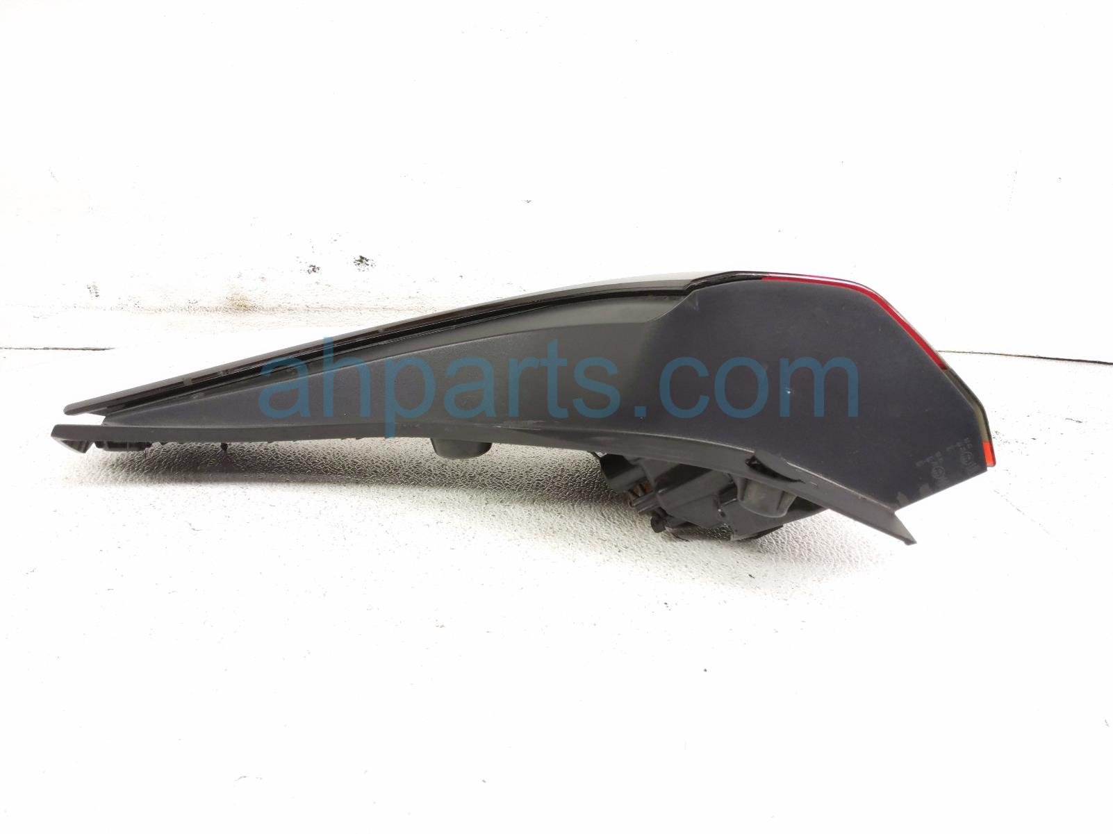 2020 Hyundai Veloster Light / Rear Passenger Tail Lamp (on Body) 92402 J3110 Replacement 2020 Hyundai Veloster Light / Rear Passenger Tail Lamp (on Body) 92402 J3110 Replacement thumbnail