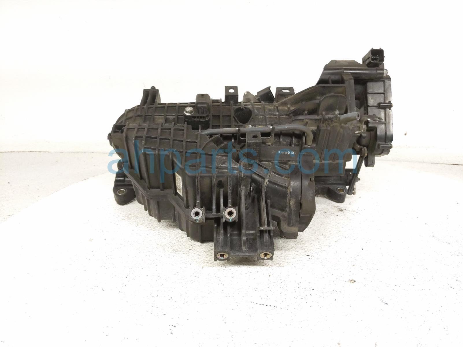2020 Hyundai Veloster Intake Manifold 28310 2GTB2 Replacement 2020 Hyundai Veloster Intake Manifold 28310 2GTB2 Replacement thumbnail