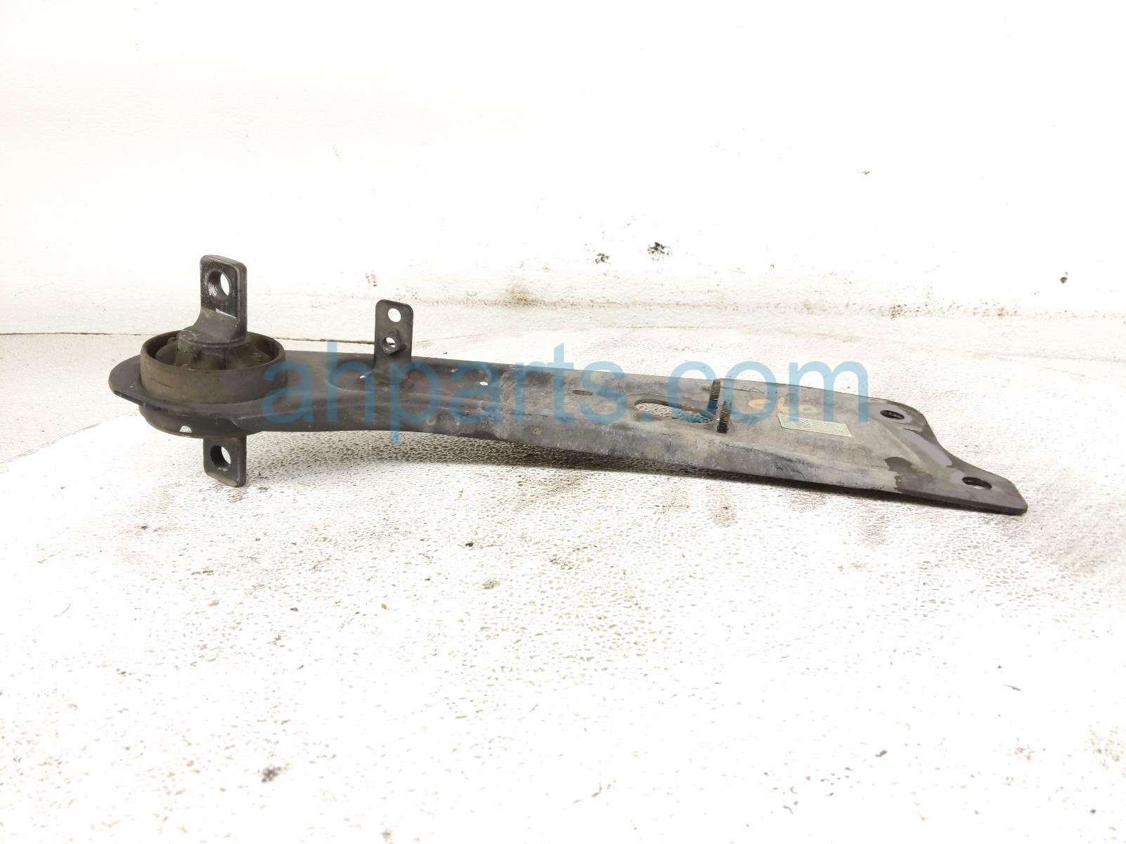 2020 Hyundai Veloster Rear Driver Trailing Lower Control Arm 55270 J3AA0 Replacement 2020 Hyundai Veloster Rear Driver Trailing Lower Control Arm 55270 J3AA0 Replacement thumbnail
