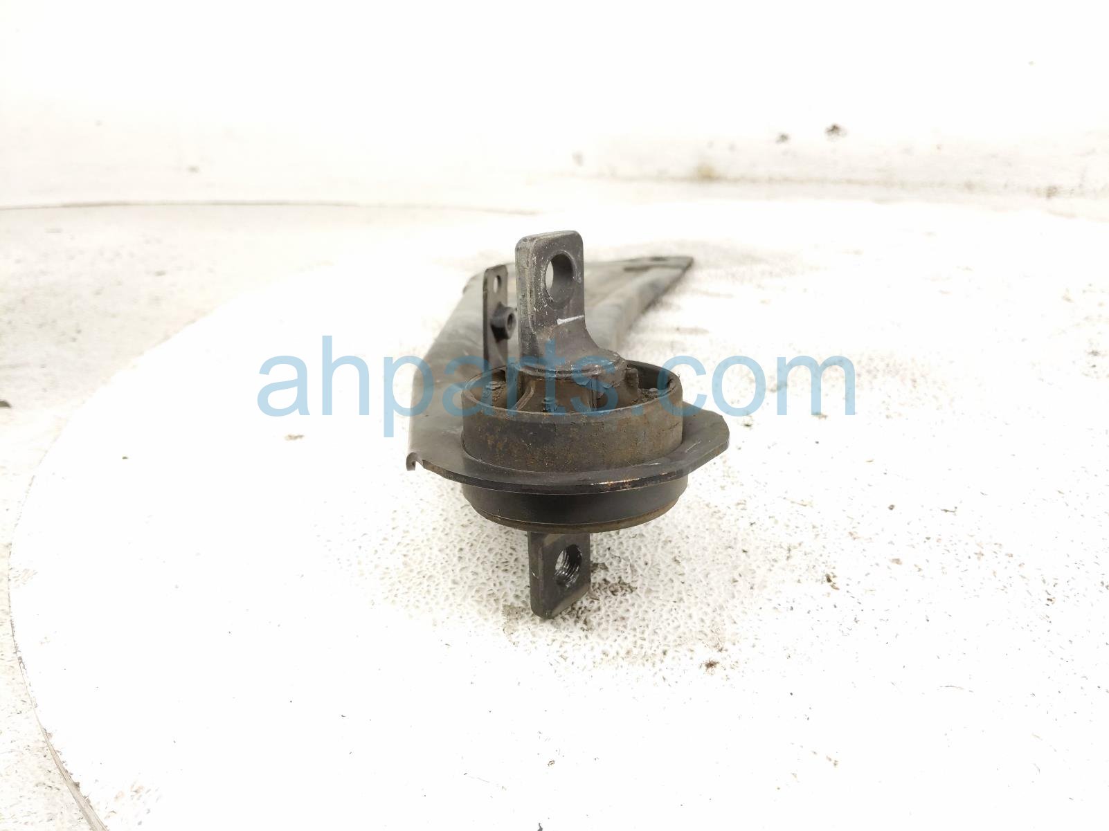 2020 Hyundai Veloster Rear Driver Trailing Lower Control Arm 55270 J3AA0 Replacement 2020 Hyundai Veloster Rear Driver Trailing Lower Control Arm 55270 J3AA0 Replacement thumbnail