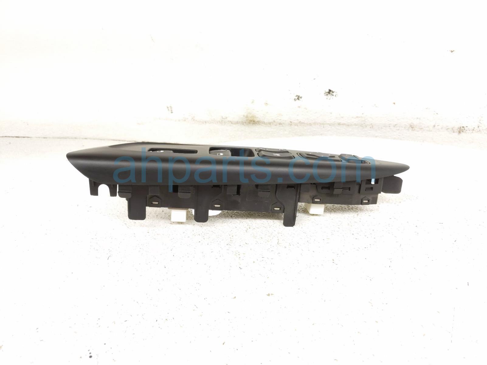2020 Hyundai Veloster Power / Master Window Control Switch 93571 J3000 4X Replacement 2020 Hyundai Veloster Power / Master Window Control Switch 93571 J3000 4X Replacement thumbnail