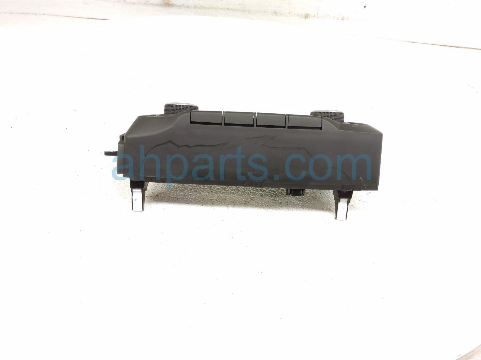 2020 Hyundai Veloster Temperature Climate Heater/ac Control(on Dash) 97250 K9220 YPN Replacement 2020 Hyundai Veloster Temperature Climate Heater/ac Control(on Dash) 97250 K9220 YPN Replacement thumbnail