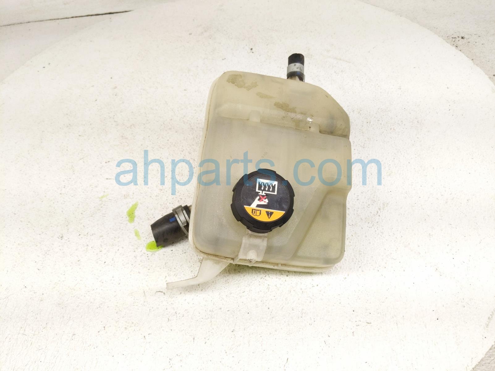2020 Hyundai Veloster Coolant Overflow Reservoir Tank 25430 S0000 Replacement 2020 Hyundai Veloster Coolant Overflow Reservoir Tank 25430 S0000 Replacement thumbnail