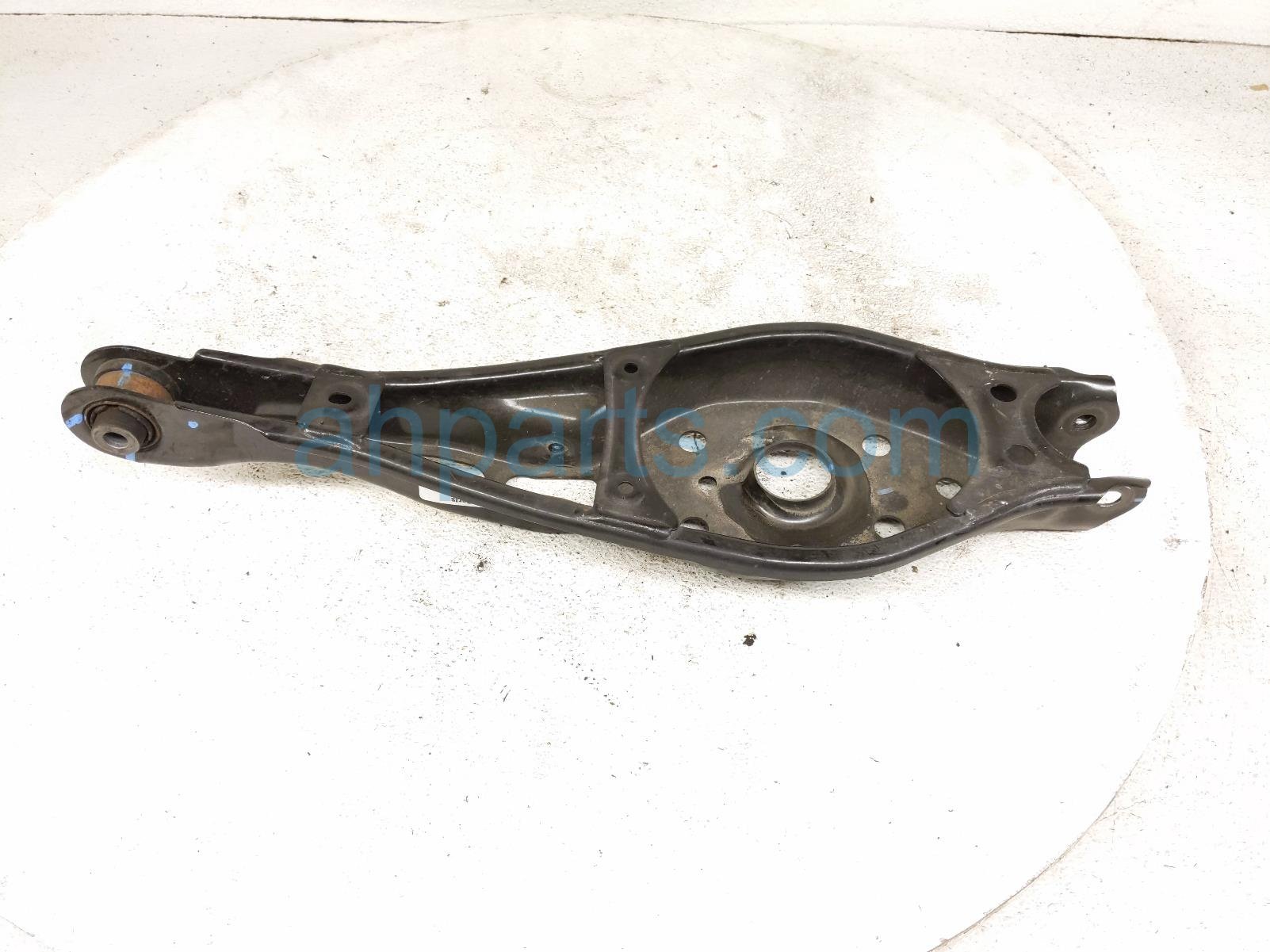 Honda RR/RH SPRING SEAT LOWER CONTROL ARM