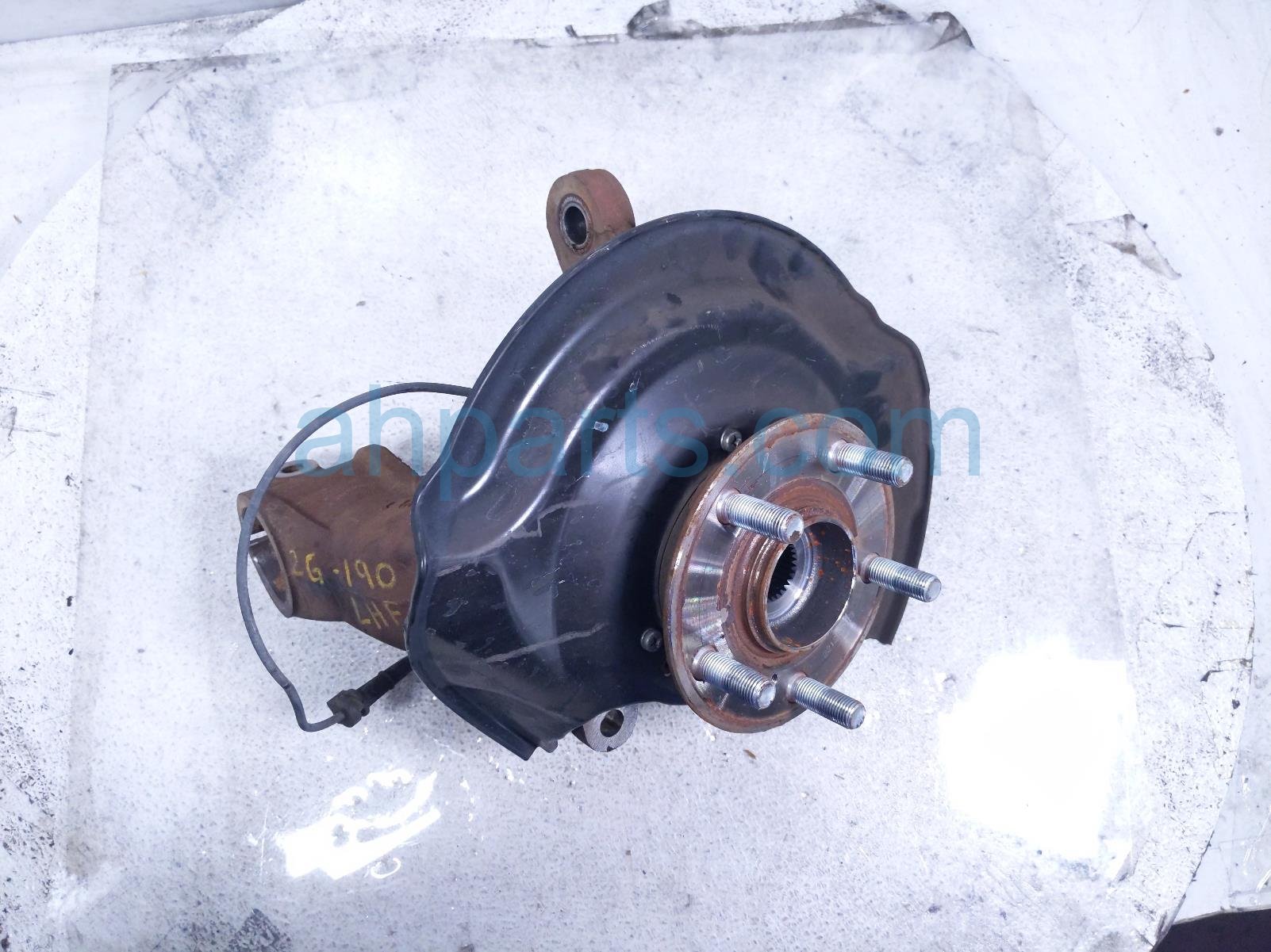 Honda FR/LH SPINDLE KNUCKLE HUB