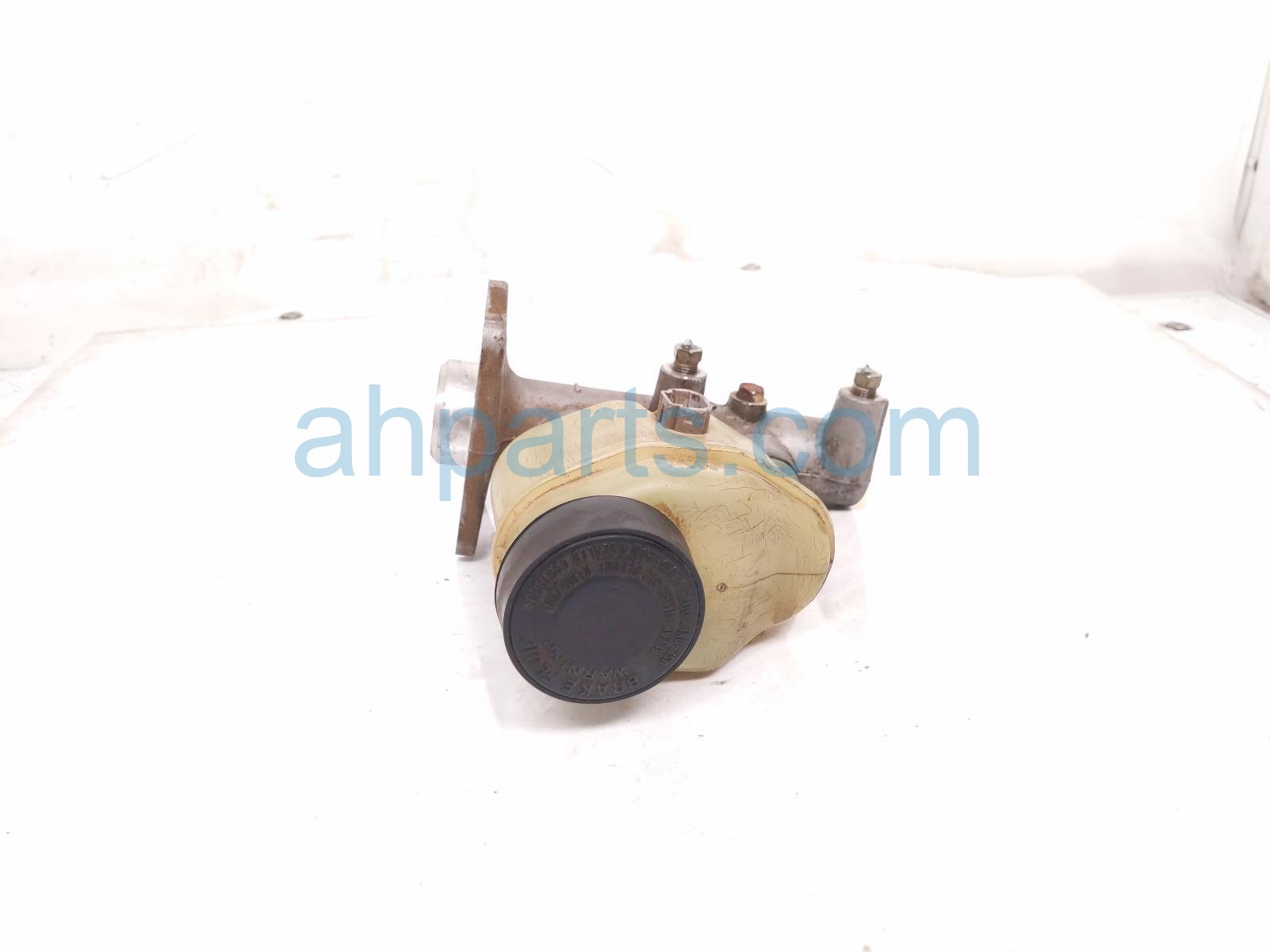 2000 Toyota Tacoma Brake Master Cylinder W/reservoir 47201 04030 Replacement 2000 Toyota Tacoma Brake Master Cylinder W/reservoir 47201 04030 Replacement thumbnail