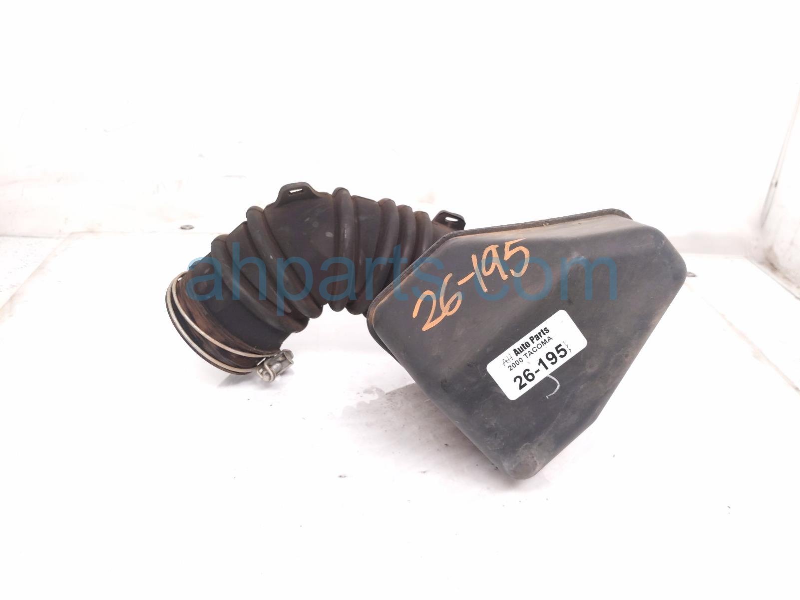 Toyota AIR INTAKE HOSE W/RESONATOR