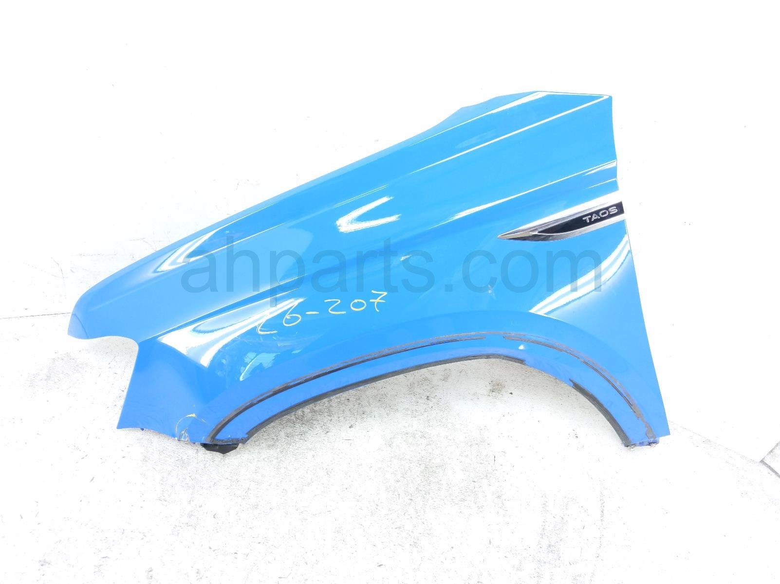 2023 Volkswagen Taos Front Driver Fender Blue *dented 2GJ 821 105 B Replacement 2023 Volkswagen Taos Front Driver Fender Blue *dented 2GJ 821 105 B Replacement thumbnail