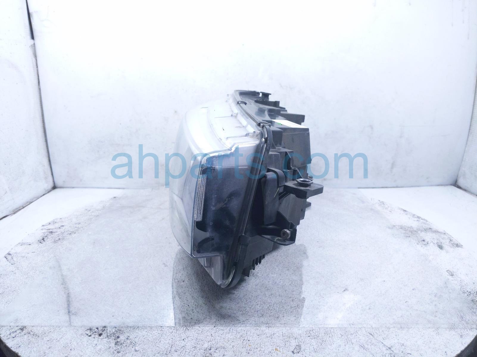 2023 Volkswagen Taos Headlight Passenger Headlamp / Light 2GJ 941 774 F Replacement 2023 Volkswagen Taos Headlight Passenger Headlamp / Light 2GJ 941 774 F Replacement thumbnail