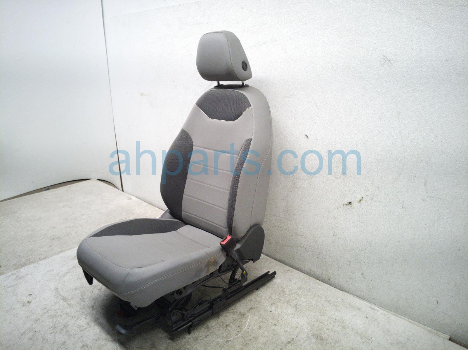2023 Volkswagen Taos Front Passenger Seat Grey W/ Airbag 2GJ 881 806 E CFW Replacement 2023 Volkswagen Taos Front Passenger Seat Grey W/ Airbag 2GJ 881 806 E CFW Replacement thumbnail