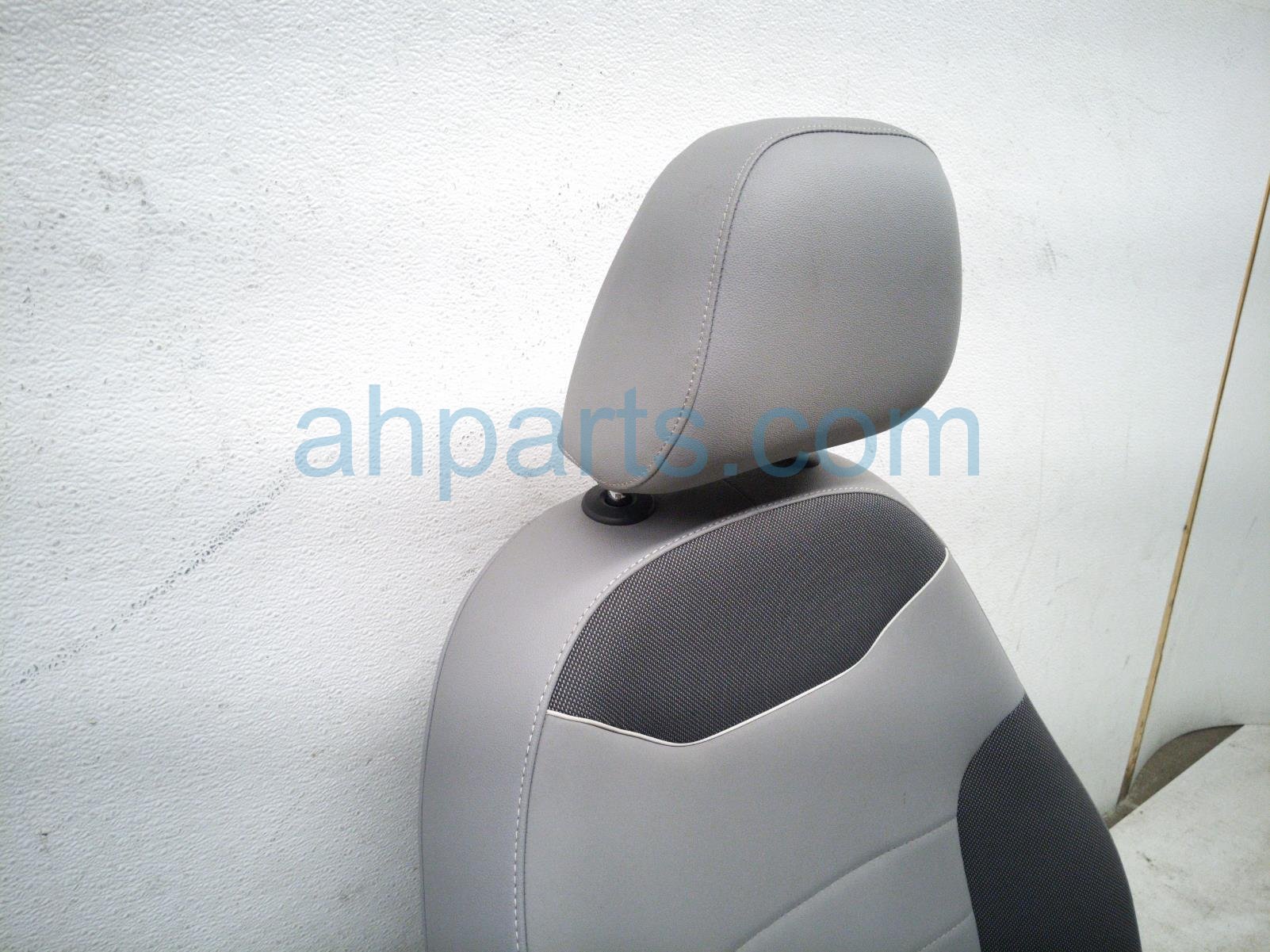 2023 Volkswagen Taos Front Passenger Seat Grey W/ Airbag 2GJ 881 806 E CFW Replacement 2023 Volkswagen Taos Front Passenger Seat Grey W/ Airbag 2GJ 881 806 E CFW Replacement thumbnail