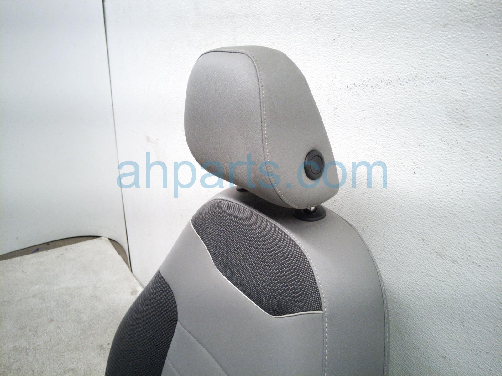 2023 Volkswagen Taos Front Passenger Seat Grey W/ Airbag 2GJ 881 806 E CFW Replacement 2023 Volkswagen Taos Front Passenger Seat Grey W/ Airbag 2GJ 881 806 E CFW Replacement thumbnail