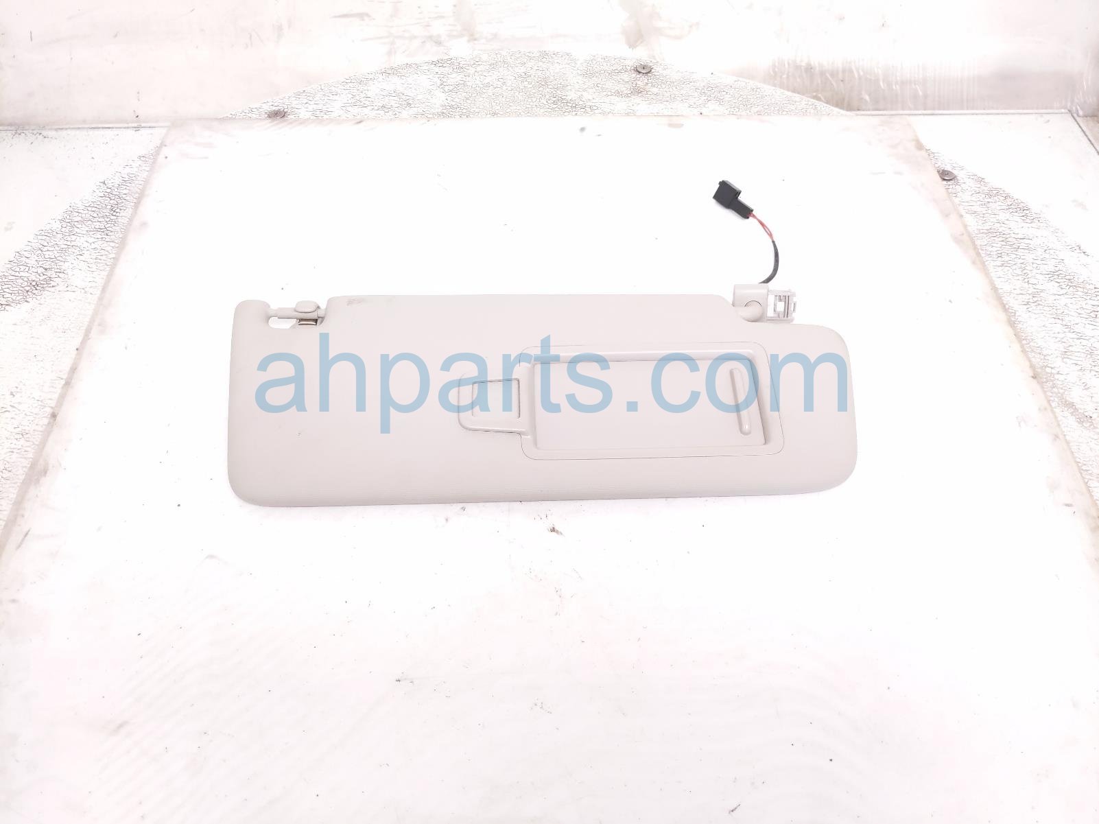 Volkswagen RH SUN VISOR - GREY