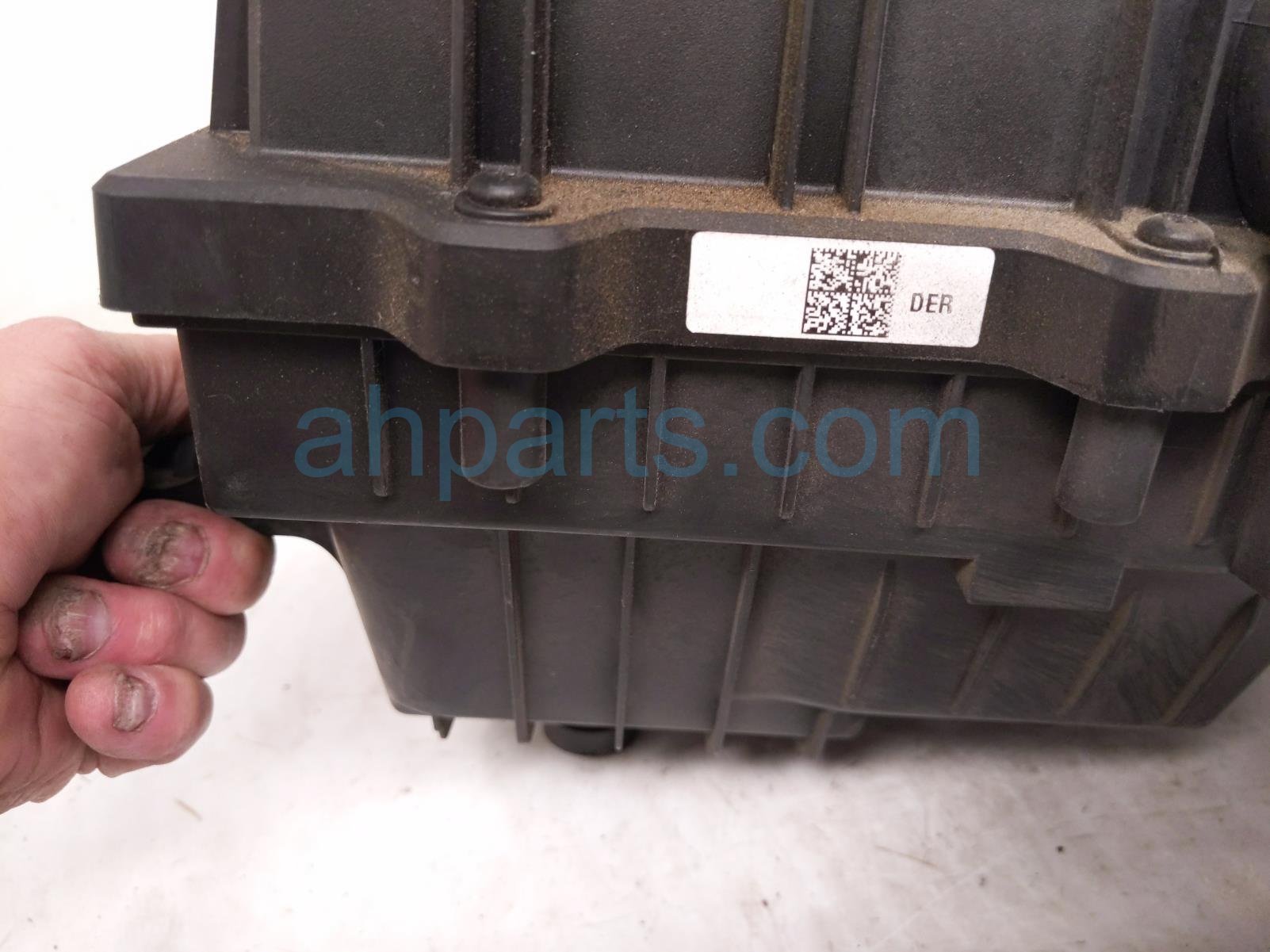 2023 Volkswagen Taos Air Cleaner Intake Box 5QM 129 607 G Replacement 2023 Volkswagen Taos Air Cleaner Intake Box 5QM 129 607 G Replacement thumbnail