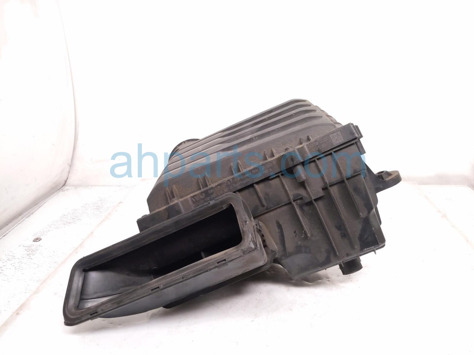 2023 Volkswagen Taos Air Cleaner Intake Box 5QM 129 607 G Replacement 2023 Volkswagen Taos Air Cleaner Intake Box 5QM 129 607 G Replacement thumbnail