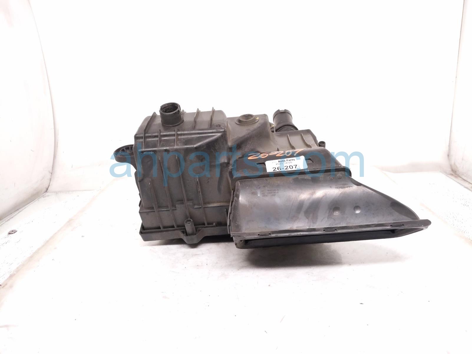 2023 Volkswagen Taos Air Cleaner Intake Box 5QM 129 607 G Replacement 2023 Volkswagen Taos Air Cleaner Intake Box 5QM 129 607 G Replacement thumbnail