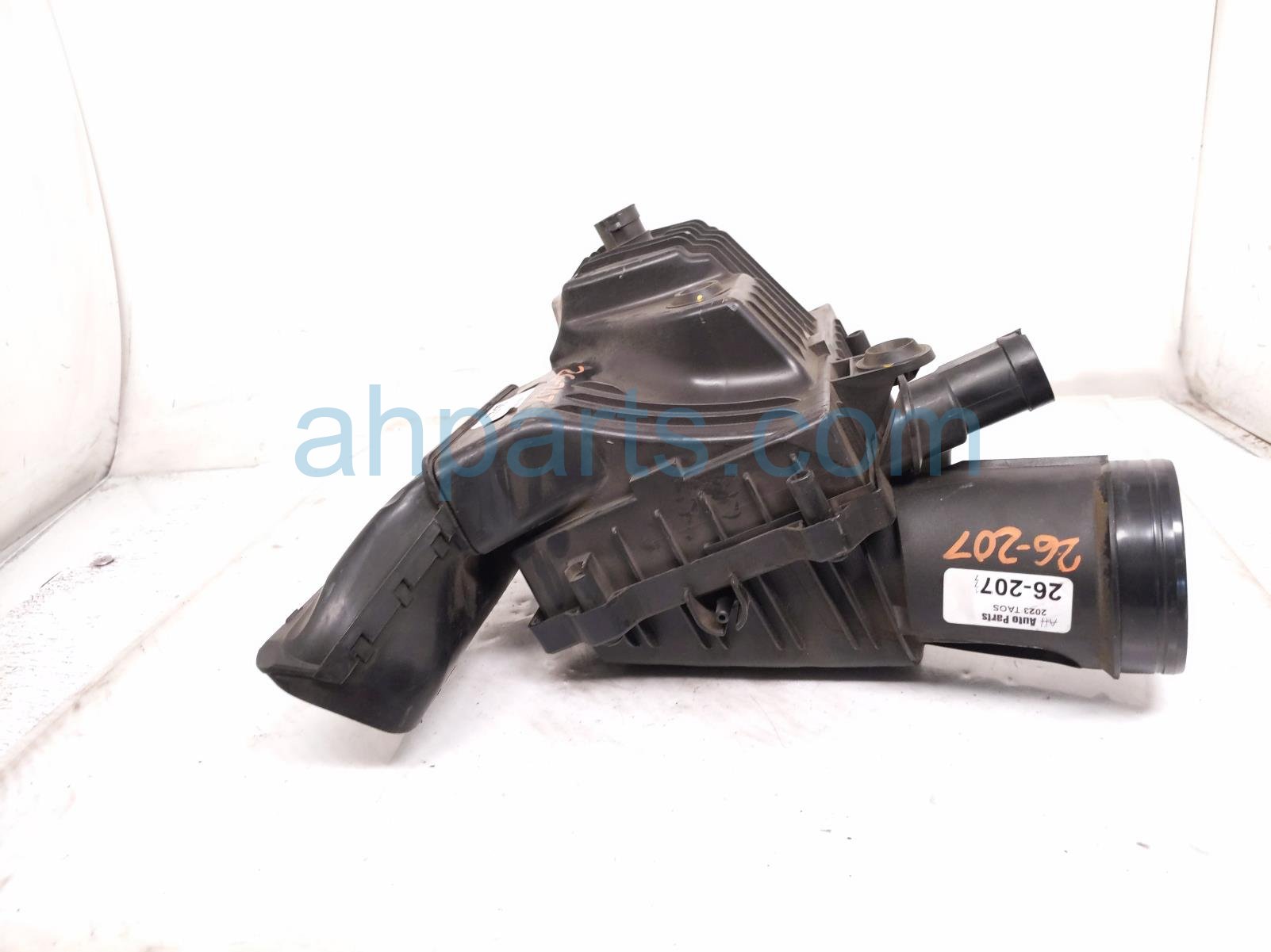 2023 Volkswagen Taos Air Cleaner Intake Box 5QM 129 607 G Replacement 2023 Volkswagen Taos Air Cleaner Intake Box 5QM 129 607 G Replacement thumbnail
