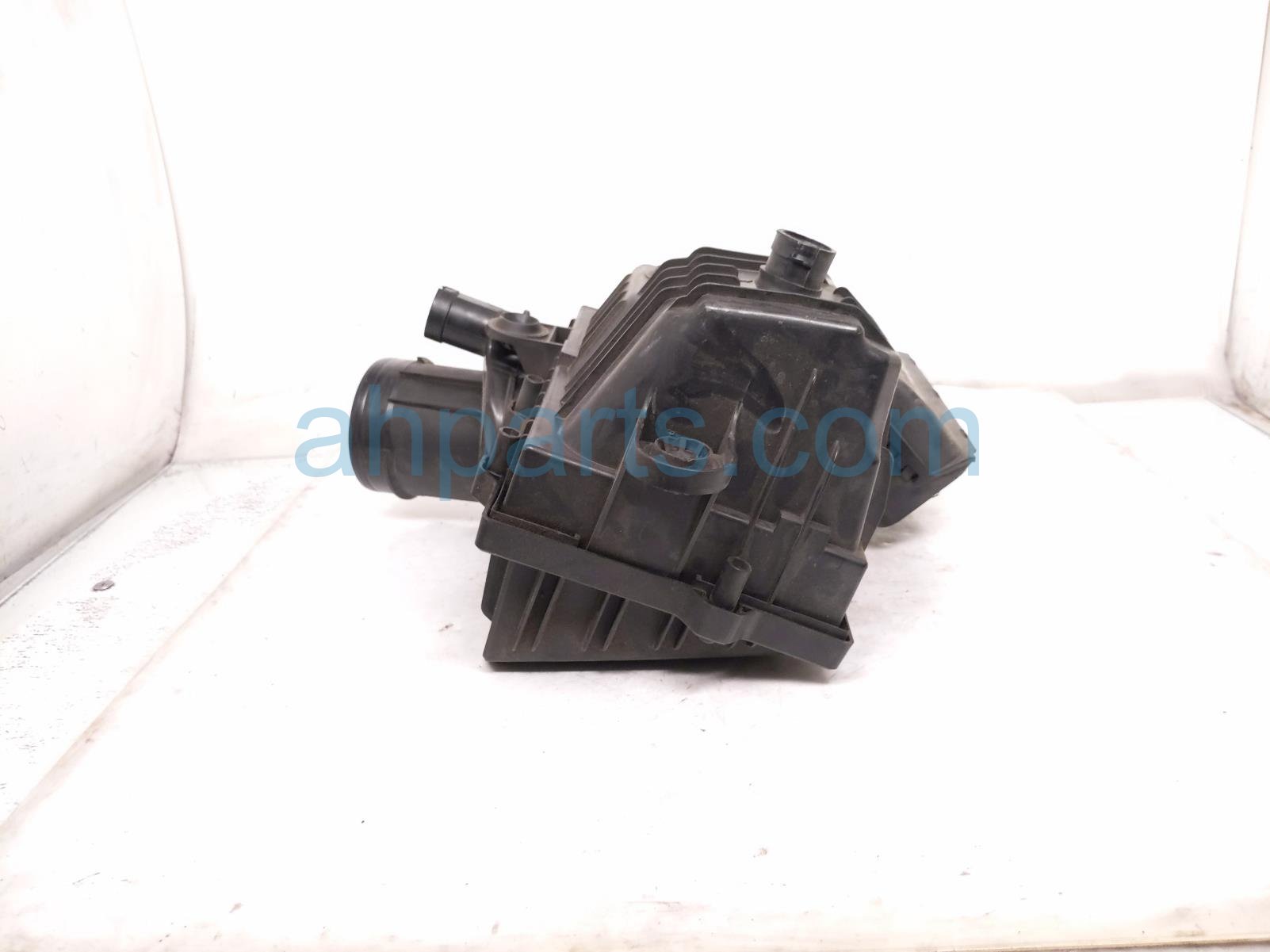 2023 Volkswagen Taos Air Cleaner Intake Box 5QM 129 607 G Replacement 2023 Volkswagen Taos Air Cleaner Intake Box 5QM 129 607 G Replacement thumbnail
