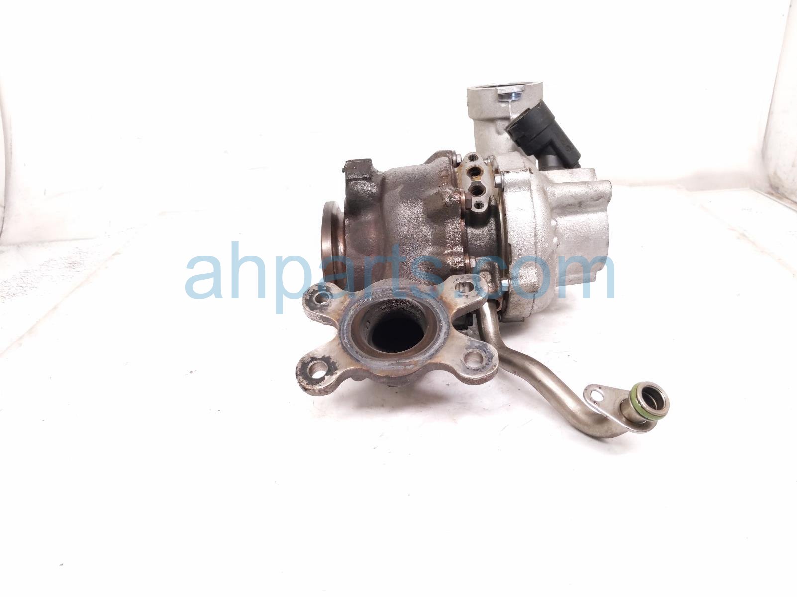 2023 Volkswagen Taos Exhaust Manifold Turbocharger 05E 145 702 A Replacement 2023 Volkswagen Taos Exhaust Manifold Turbocharger 05E 145 702 A Replacement thumbnail