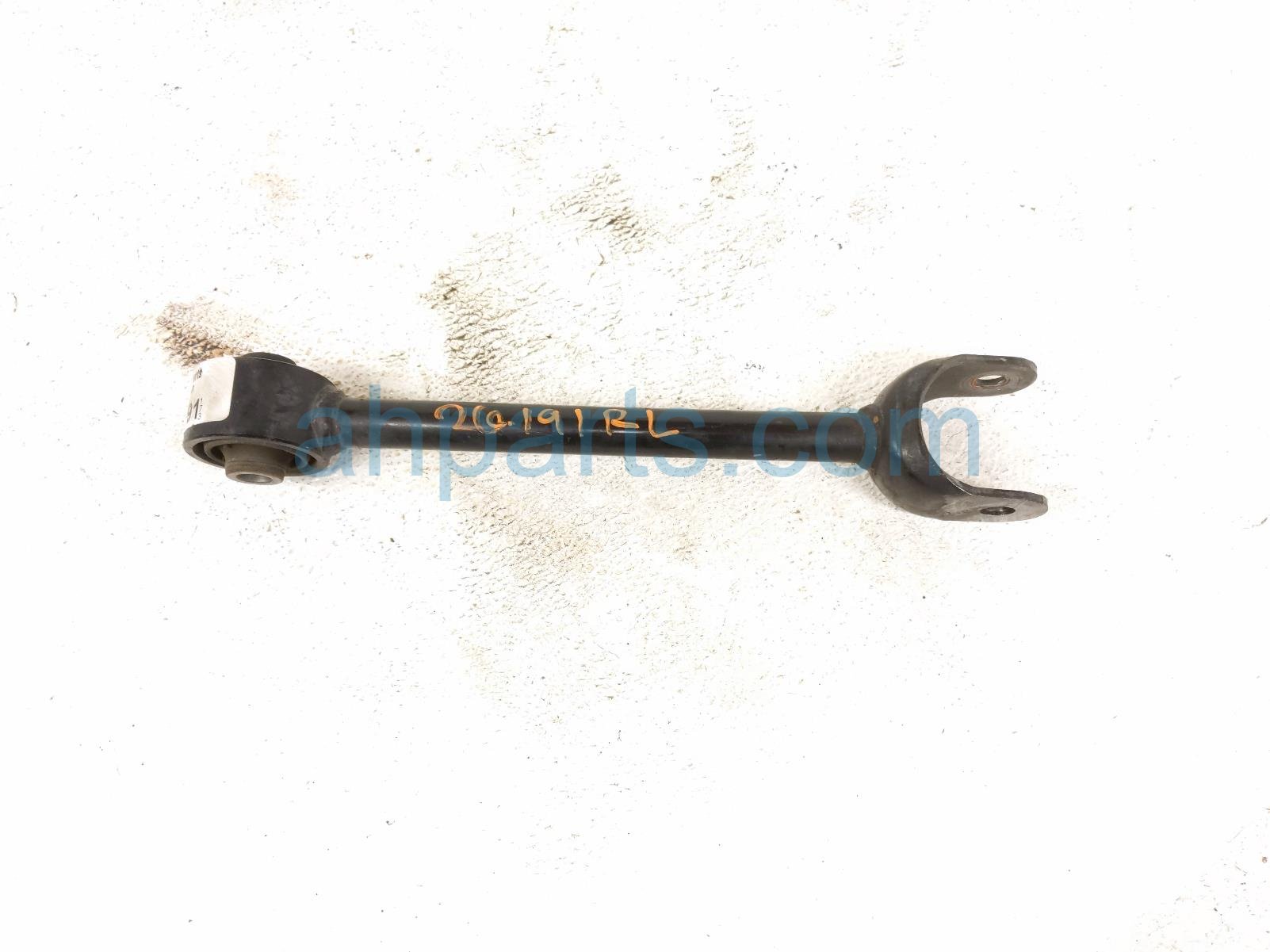 Toyota RR/LH FORWARD LOWER CONTROL ARM