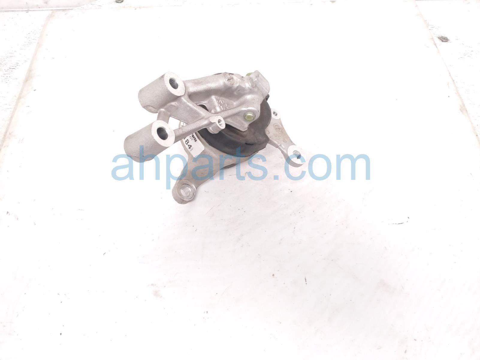 Honda RH ENGINE RUBBER MOUNT + BRACKET