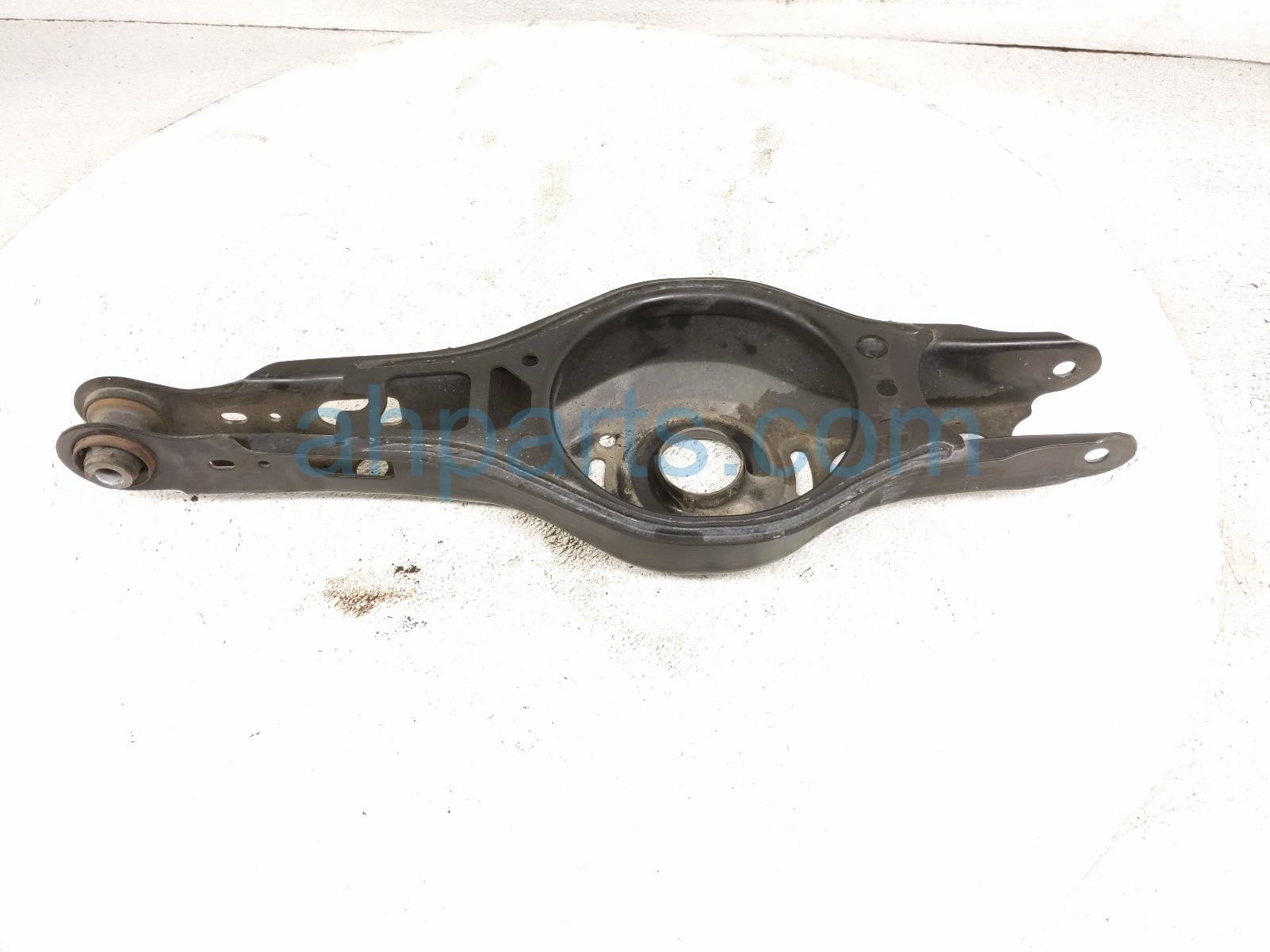 Toyota RR/RH SPRING SEAT LOWER CONTROL ARM