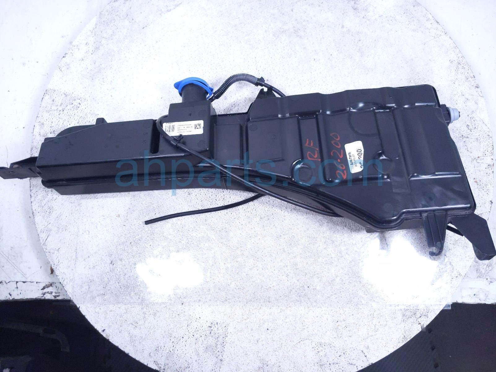 Honda WINDSHIELD WASHER RESERVOIR TANK