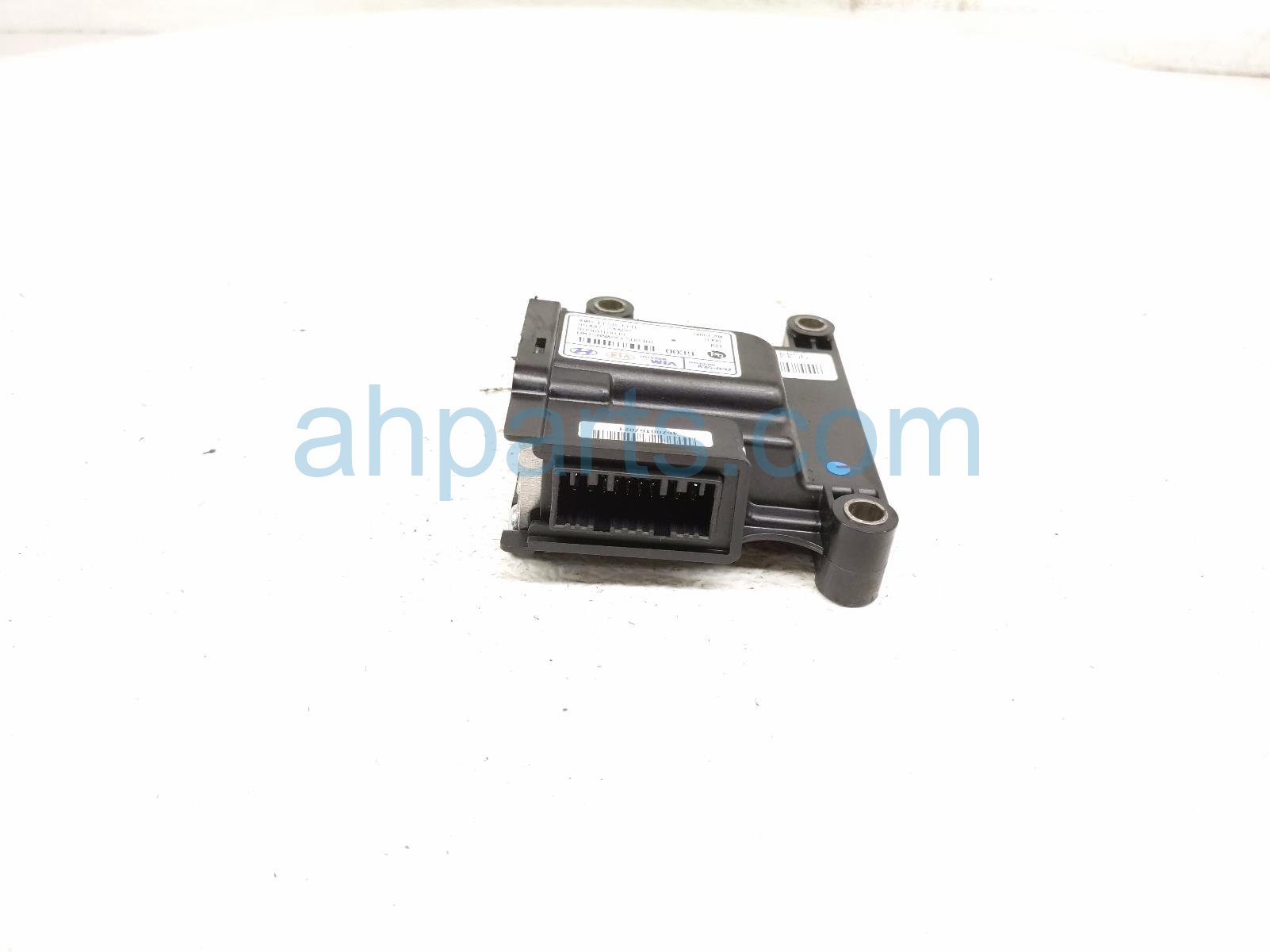 2020 Hyundai Veloster Elsd Control Module Awd 95447 24AD0 Replacement 2020 Hyundai Veloster Elsd Control Module Awd 95447 24AD0 Replacement thumbnail