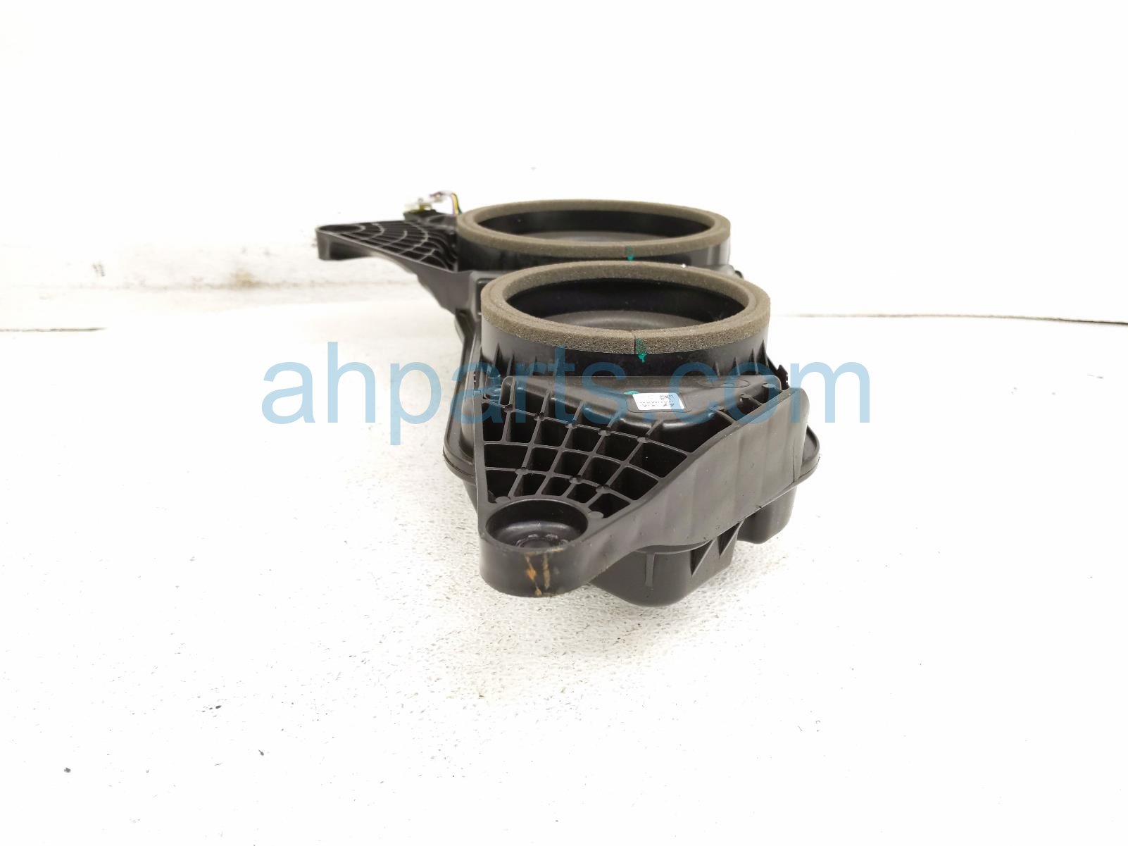 2020 Hyundai Veloster Rear Subwoofer Speaker Assy 96380 J3000 Replacement 2020 Hyundai Veloster Rear Subwoofer Speaker Assy 96380 J3000 Replacement thumbnail