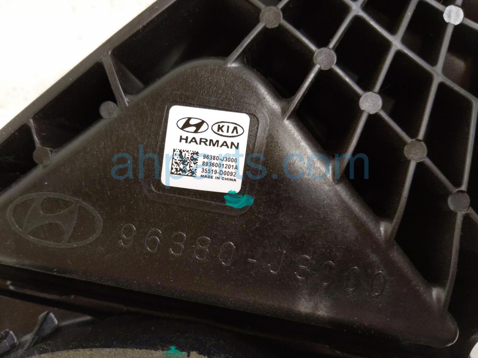 2020 Hyundai Veloster Rear Subwoofer Speaker Assy 96380 J3000 Replacement 2020 Hyundai Veloster Rear Subwoofer Speaker Assy 96380 J3000 Replacement thumbnail