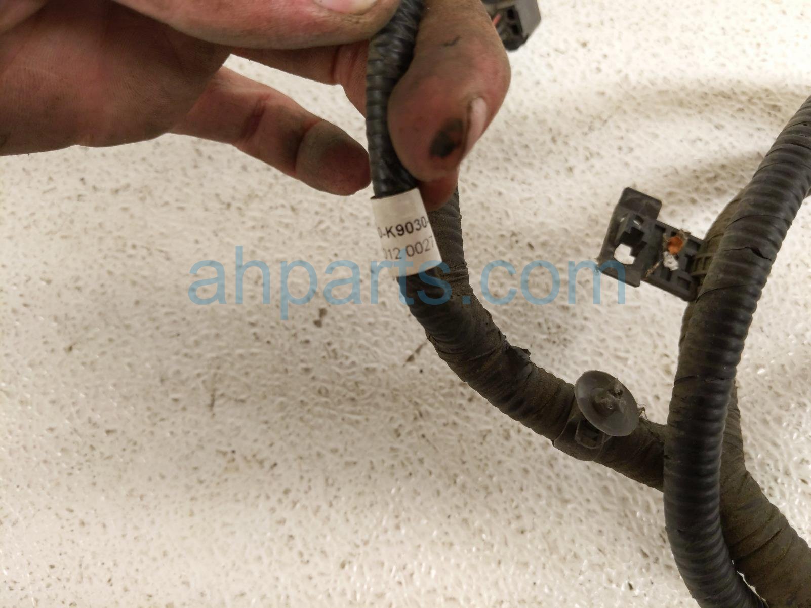 2020 Hyundai Veloster Rear Bumper Wiring Harness 91880 K9030 Replacement 2020 Hyundai Veloster Rear Bumper Wiring Harness 91880 K9030 Replacement thumbnail