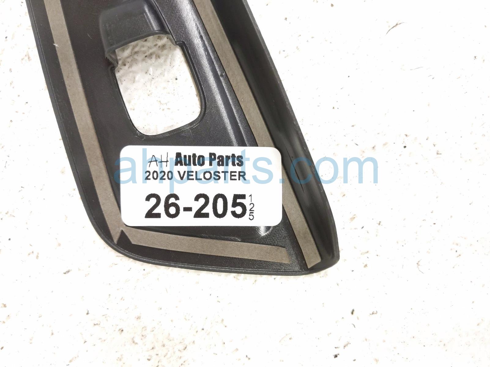 2020 Hyundai Veloster Rear Door Window Switch Bezel blk 93582 J3000 4X Replacement 2020 Hyundai Veloster Rear Door Window Switch Bezel blk 93582 J3000 4X Replacement thumbnail