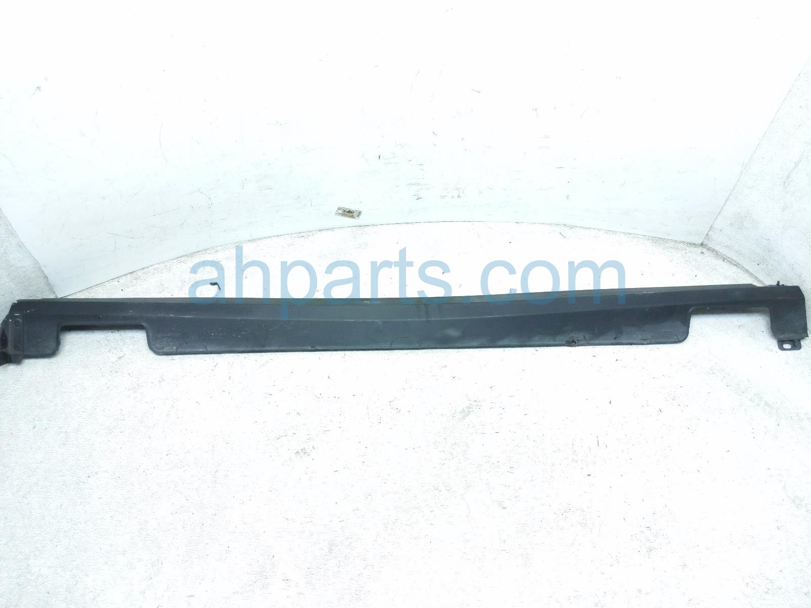 Honda RH SIDE SKIRT / MOLDING - GREY