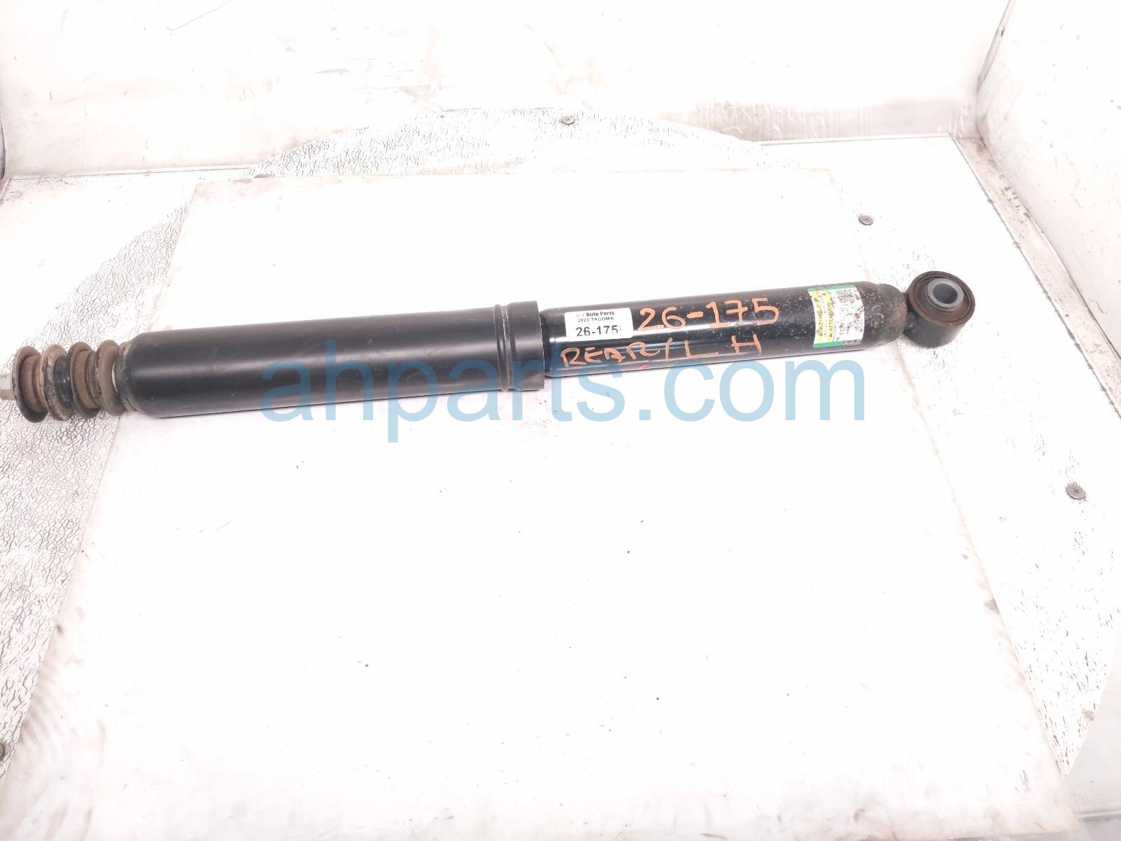 Toyota RR/LH SHOCK ABSORBER