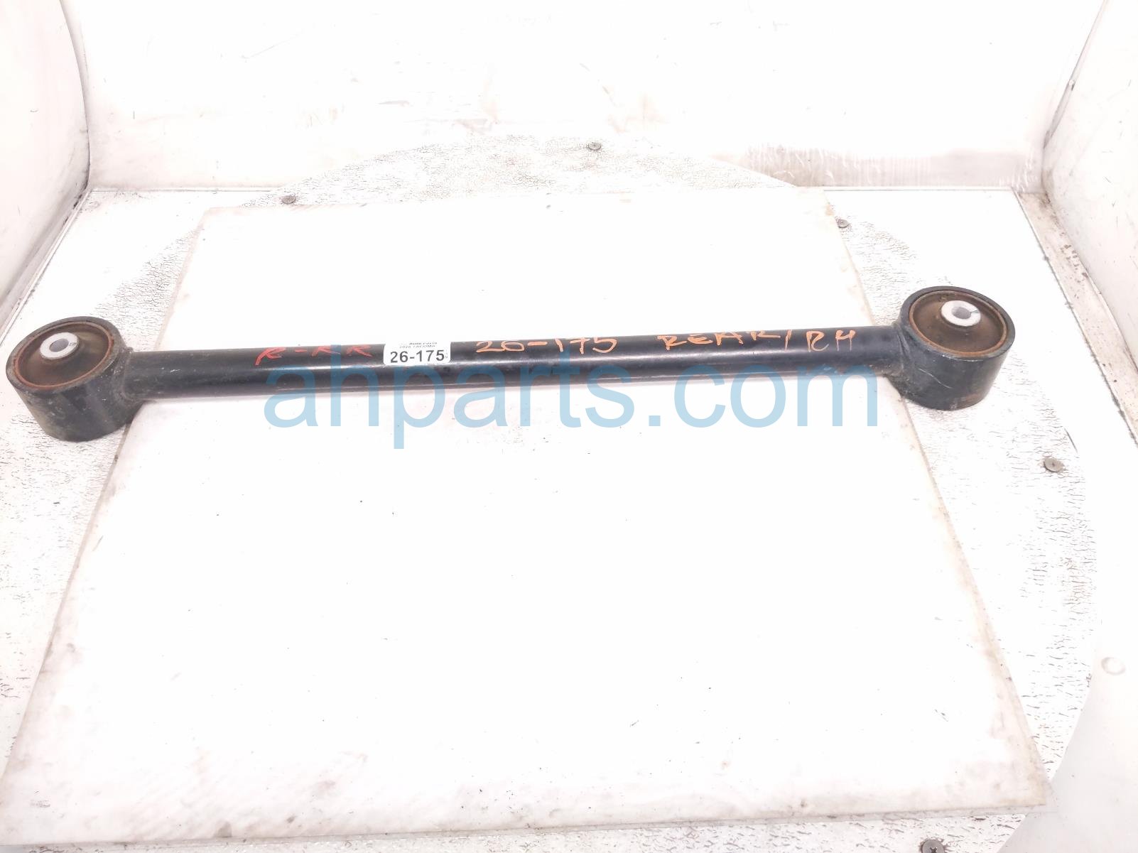 Toyota RR/RH LOWER CONTROL ARM