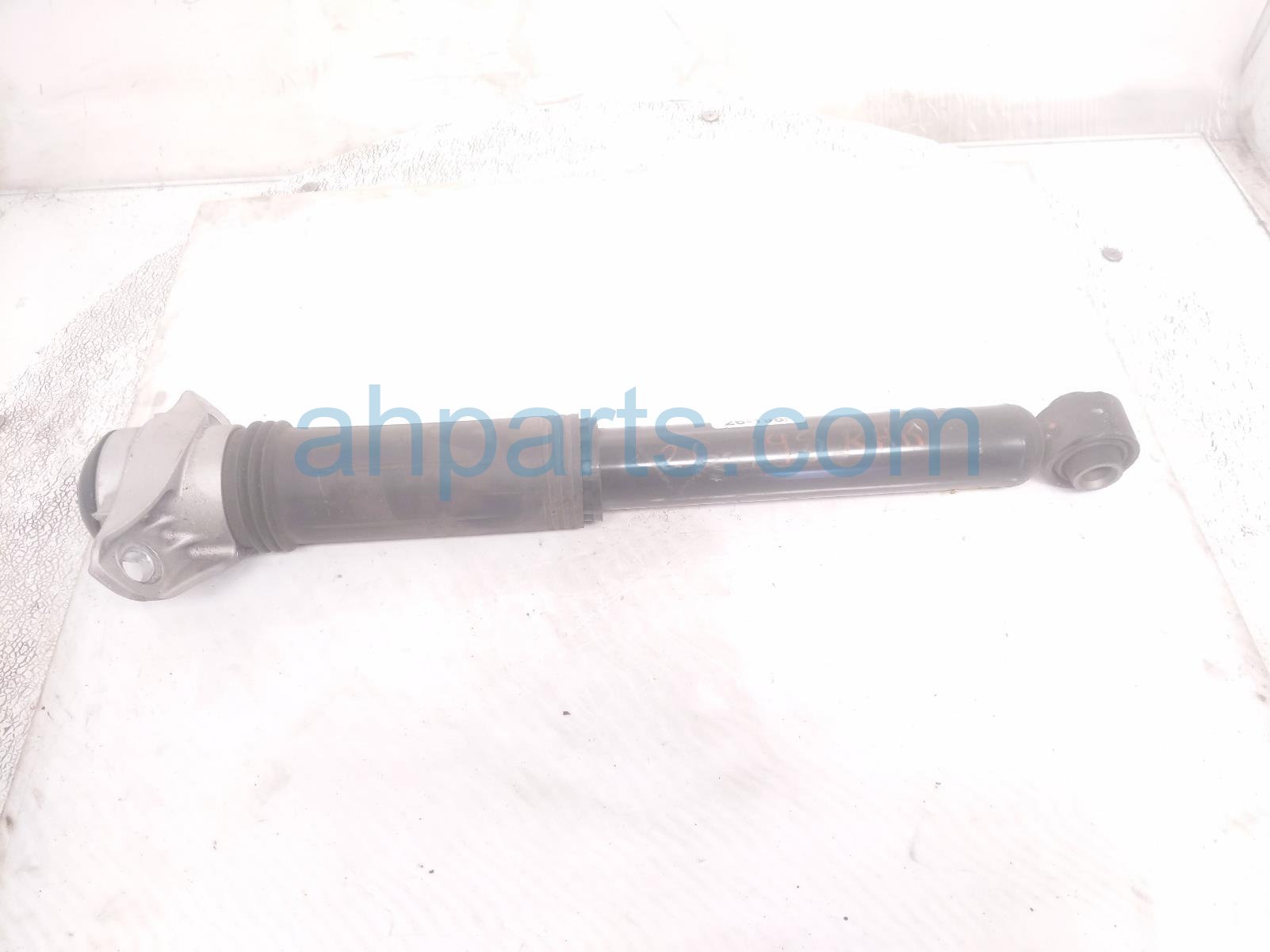 Toyota RR/RH SHOCK ABSORBER - 2.5L FWD