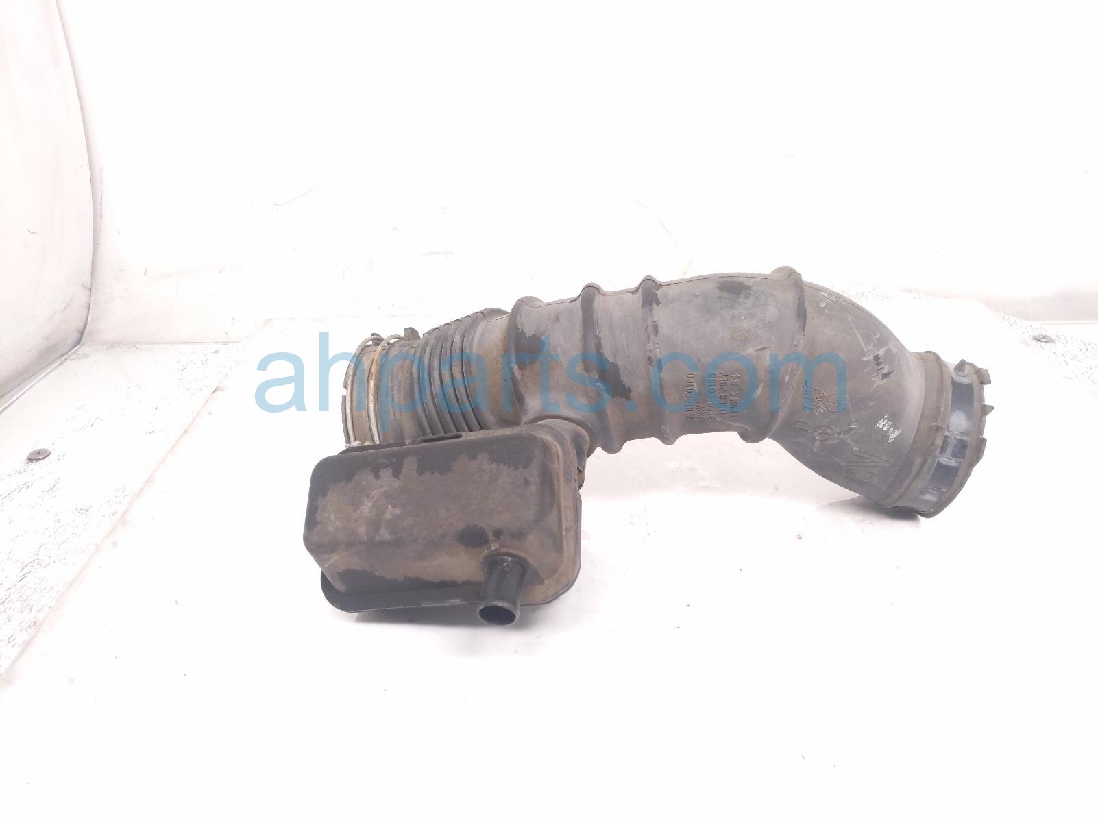 2021 Toyota Highlander Air Intake Hose W/resonator 17881 F0160 Replacement 2021 Toyota Highlander Air Intake Hose W/resonator 17881 F0160 Replacement thumbnail