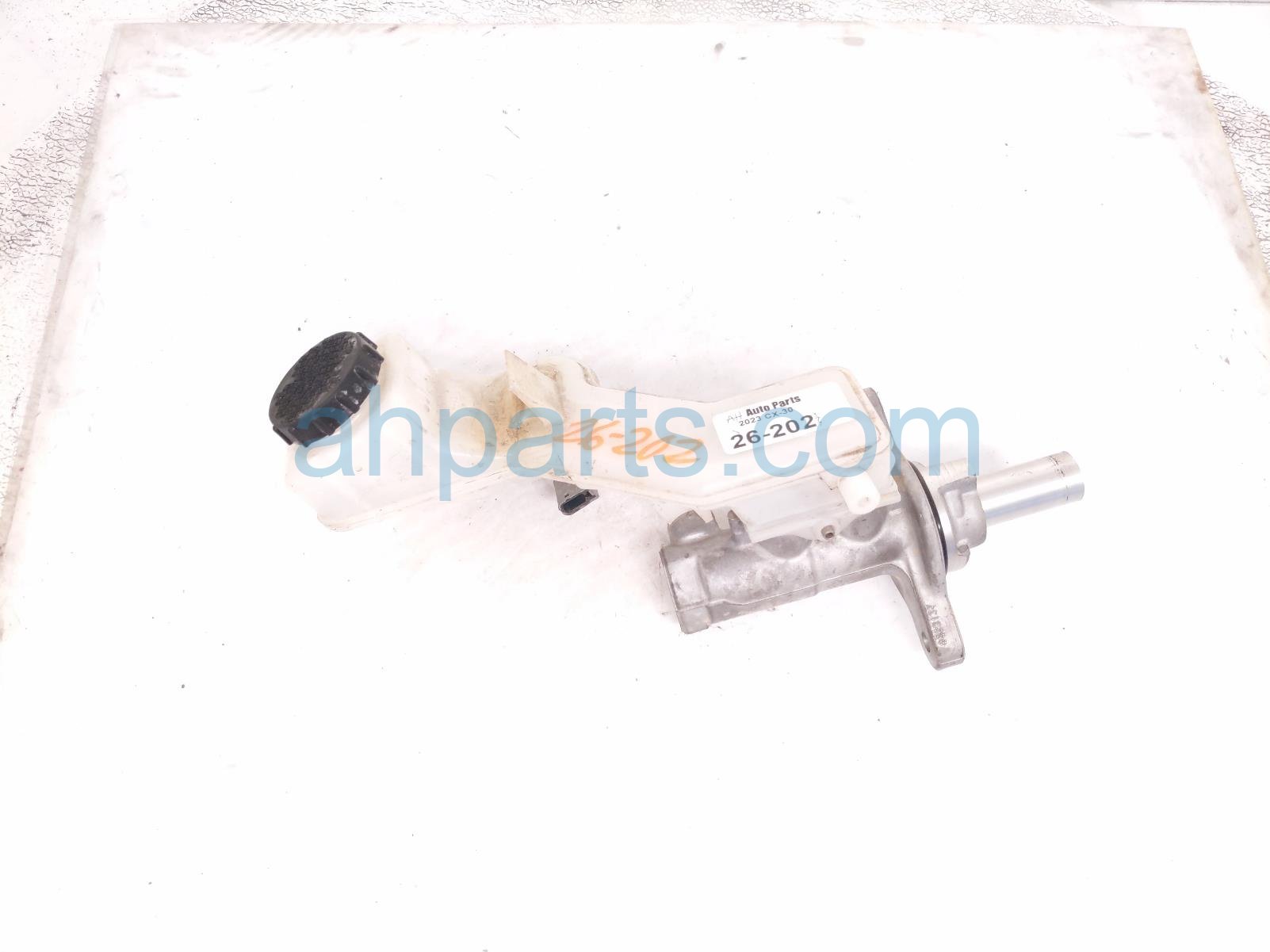 Mazda BRAKE MASTER CYLINDER W/RESERVOIR