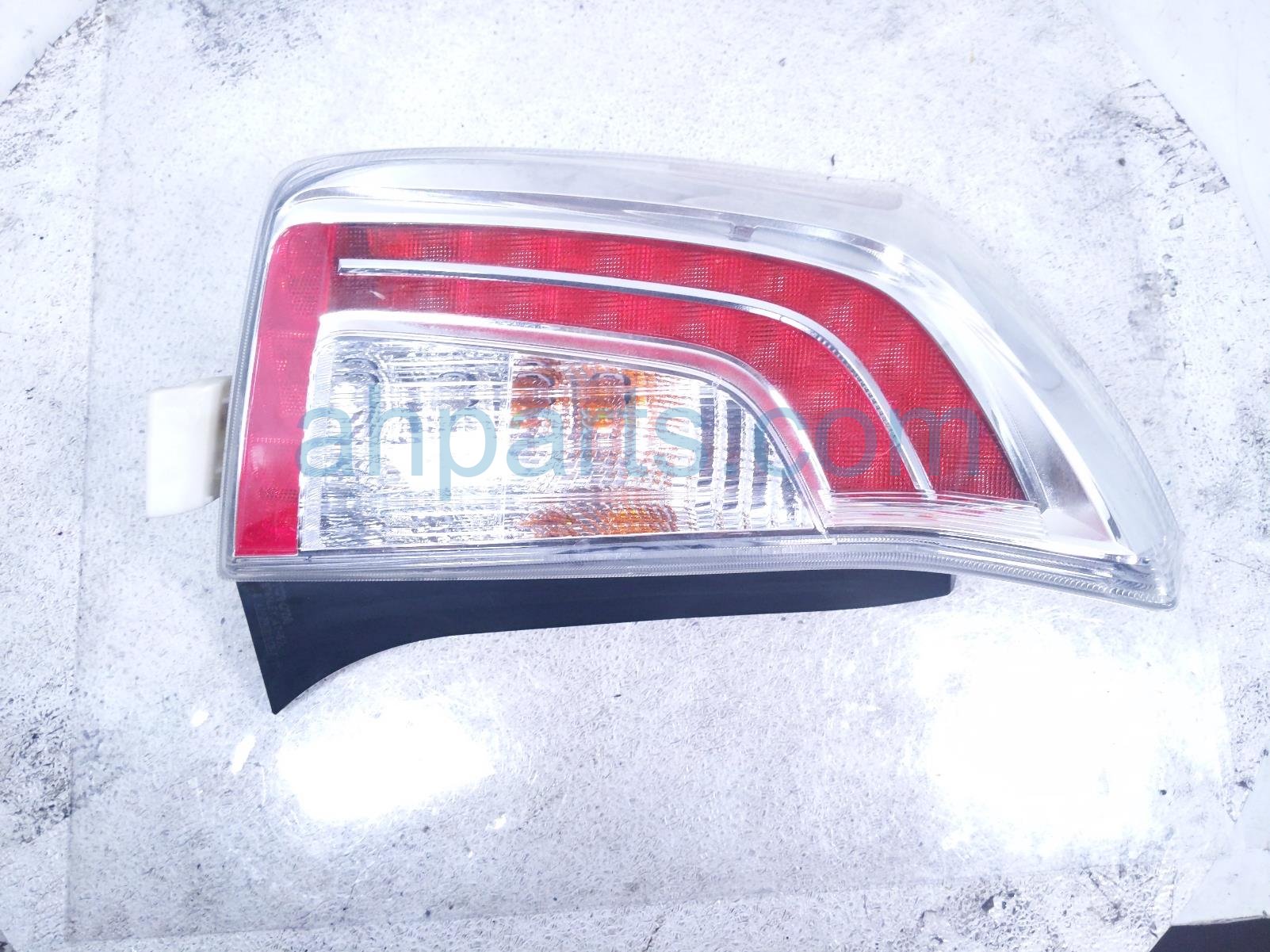 2014 Toyota Prius Light / Rear Driver Tail Lamp (on Body) 81561 47190 Replacement 2014 Toyota Prius Light / Rear Driver Tail Lamp (on Body) 81561 47190 Replacement