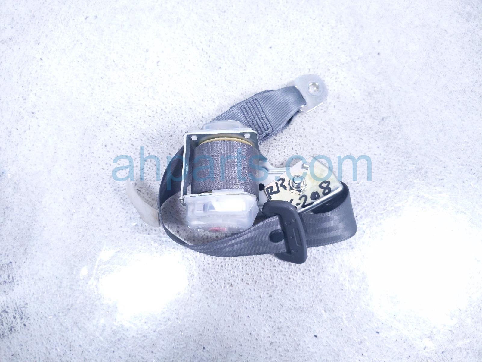 Toyota 2ND ROW RH SEAT BELT - GREY