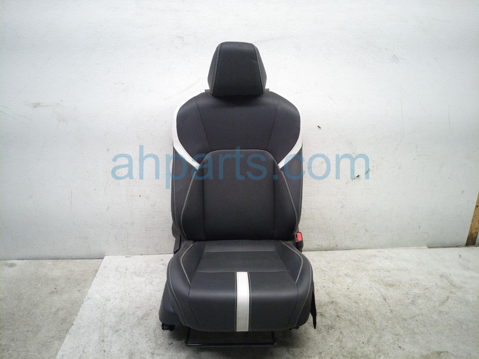 Toyota FR/RH SEAT - BLACK - W/ AIRBAG