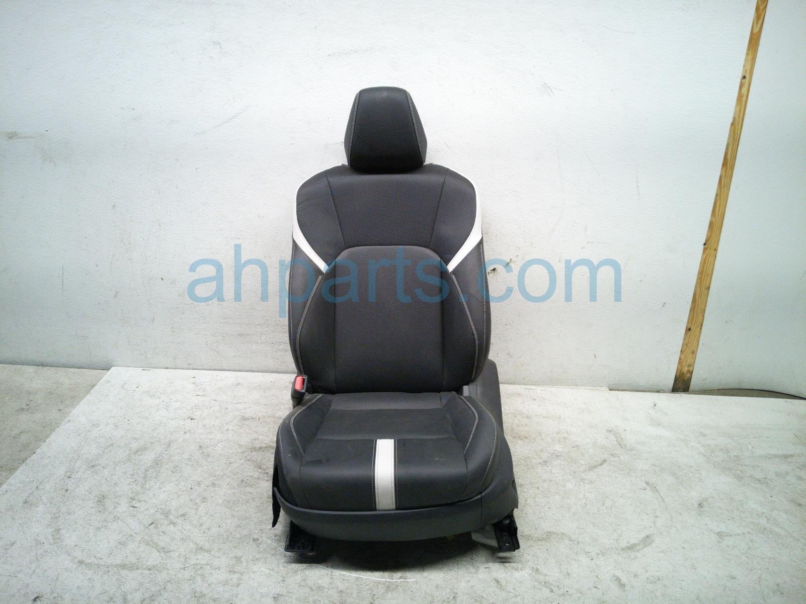 Toyota FR/LH SEAT - BLACK - W/ AIRBAG