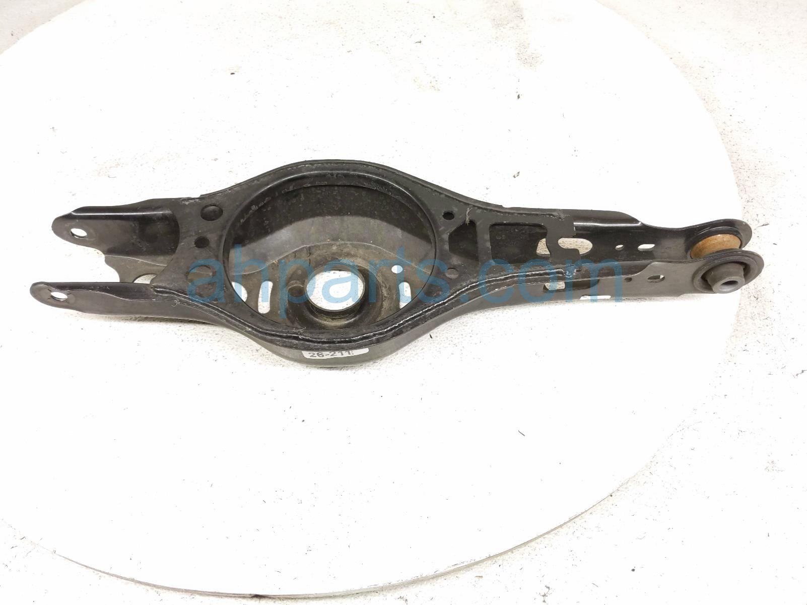 Toyota RR/RH SPRING SEAT LOWER CONTROL ARM