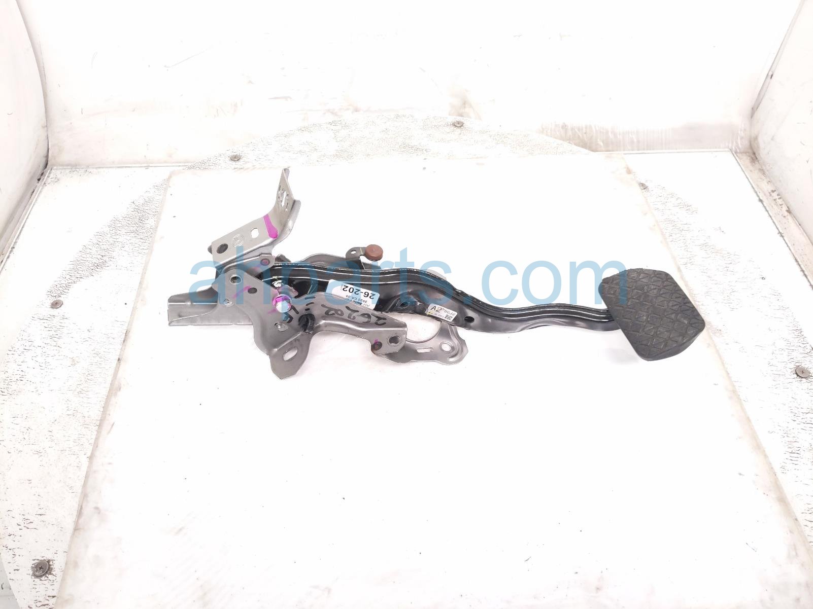 BRAKE PEDAL ASSY - 2.5L FWD