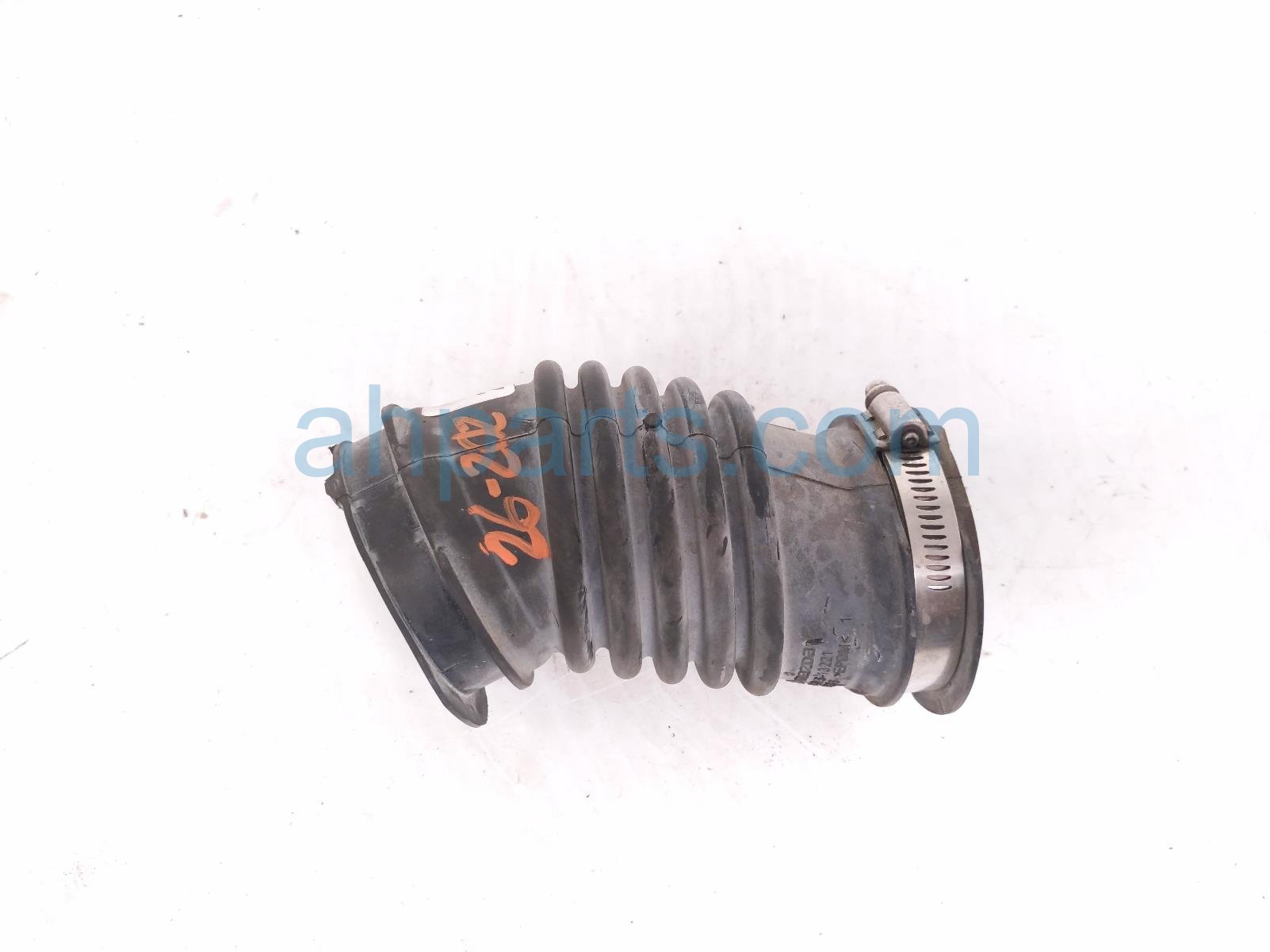AIR INTAKE HOSE - 2.5L