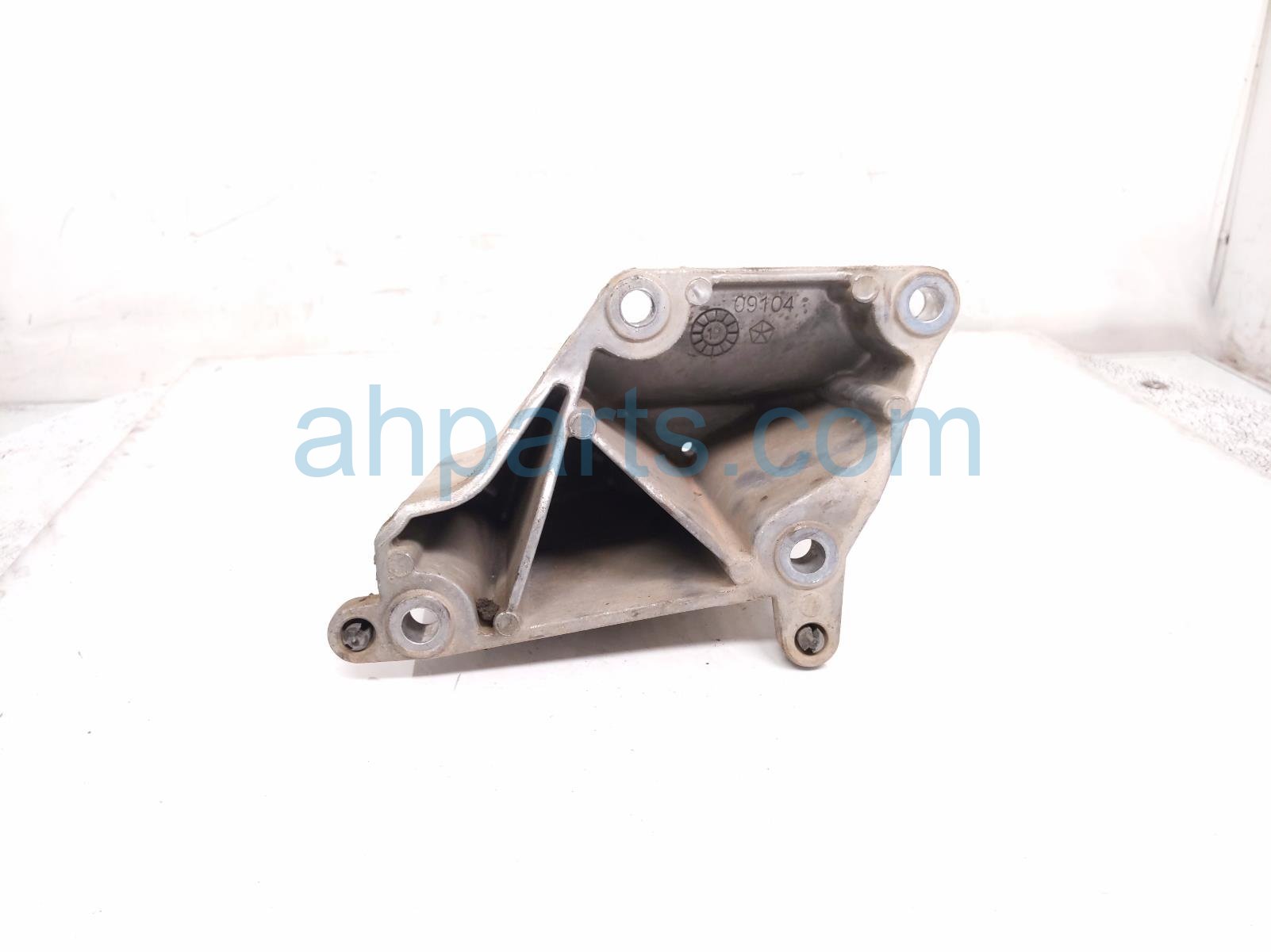 2019 Chrysler 300 Engine/motor Passenger Engine Mount Bracket 3.6 Awd 4726028AB Replacement 2019 Chrysler 300 Engine/motor Passenger Engine Mount Bracket 3.6 Awd 4726028AB Replacement thumbnail