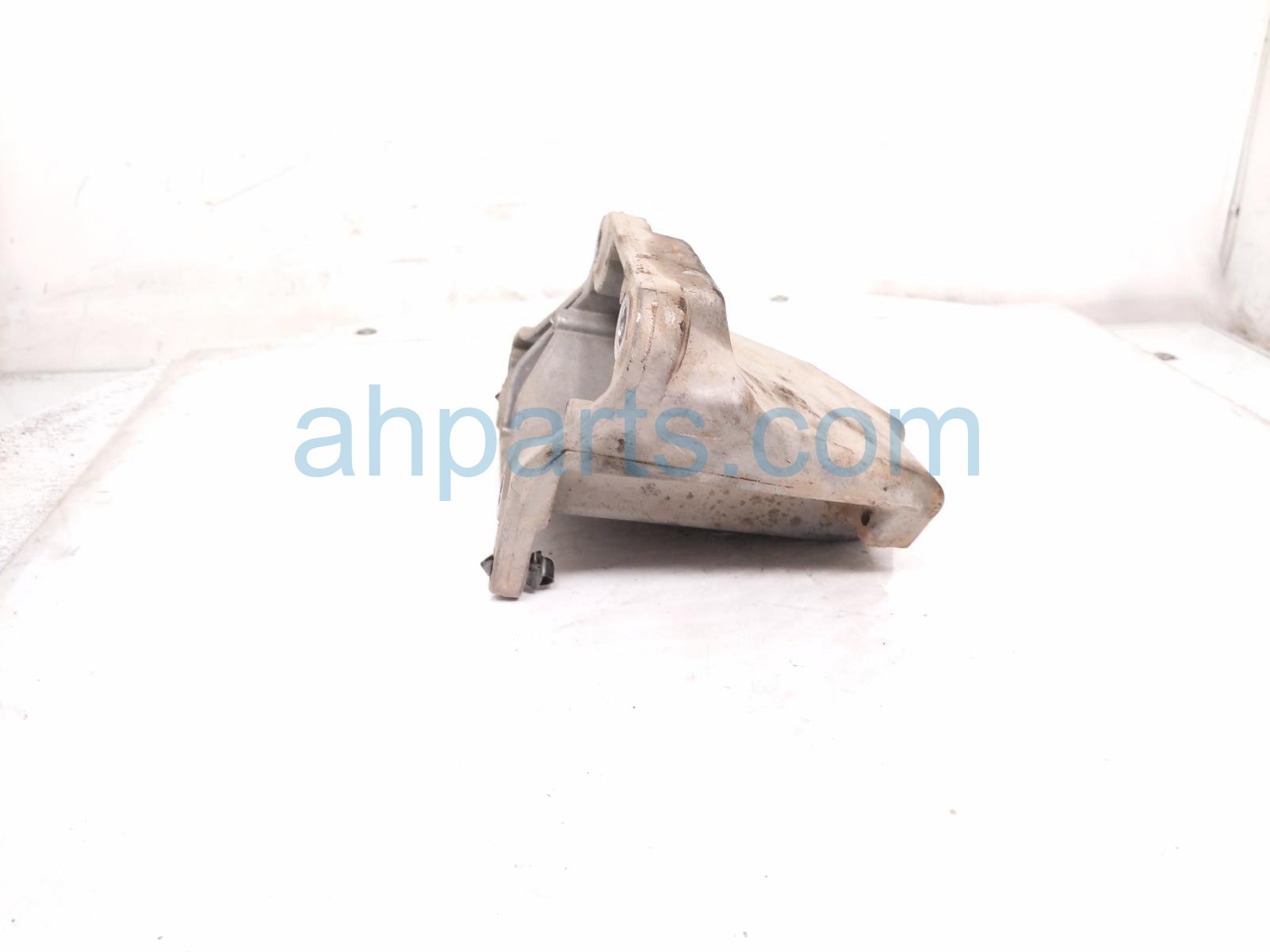 2019 Chrysler 300 Engine/motor Passenger Engine Mount Bracket 3.6 Awd 4726028AB Replacement 2019 Chrysler 300 Engine/motor Passenger Engine Mount Bracket 3.6 Awd 4726028AB Replacement thumbnail