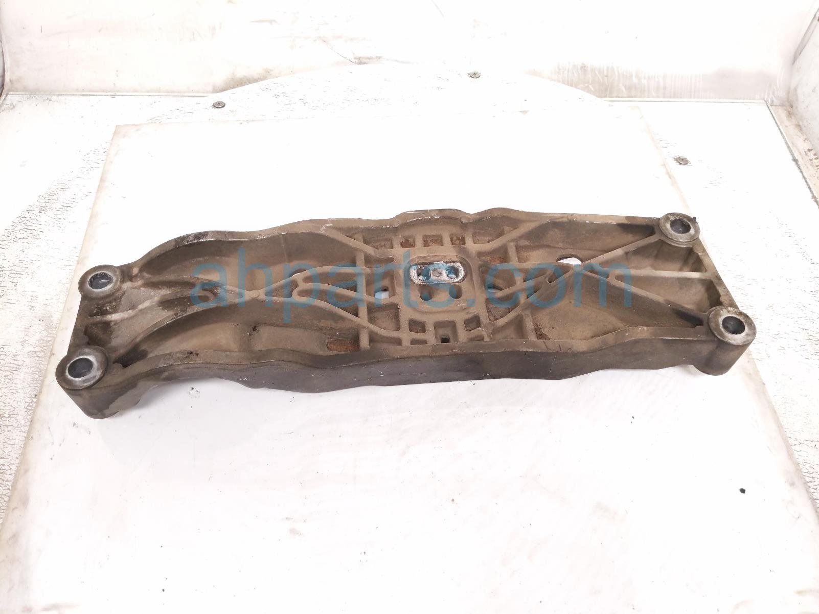 2019 Chrysler 300 Engine/motor Mount Transmission Crossmember 3.6 Awd 4726088AE Replacement 2019 Chrysler 300 Engine/motor Mount Transmission Crossmember 3.6 Awd 4726088AE Replacement thumbnail