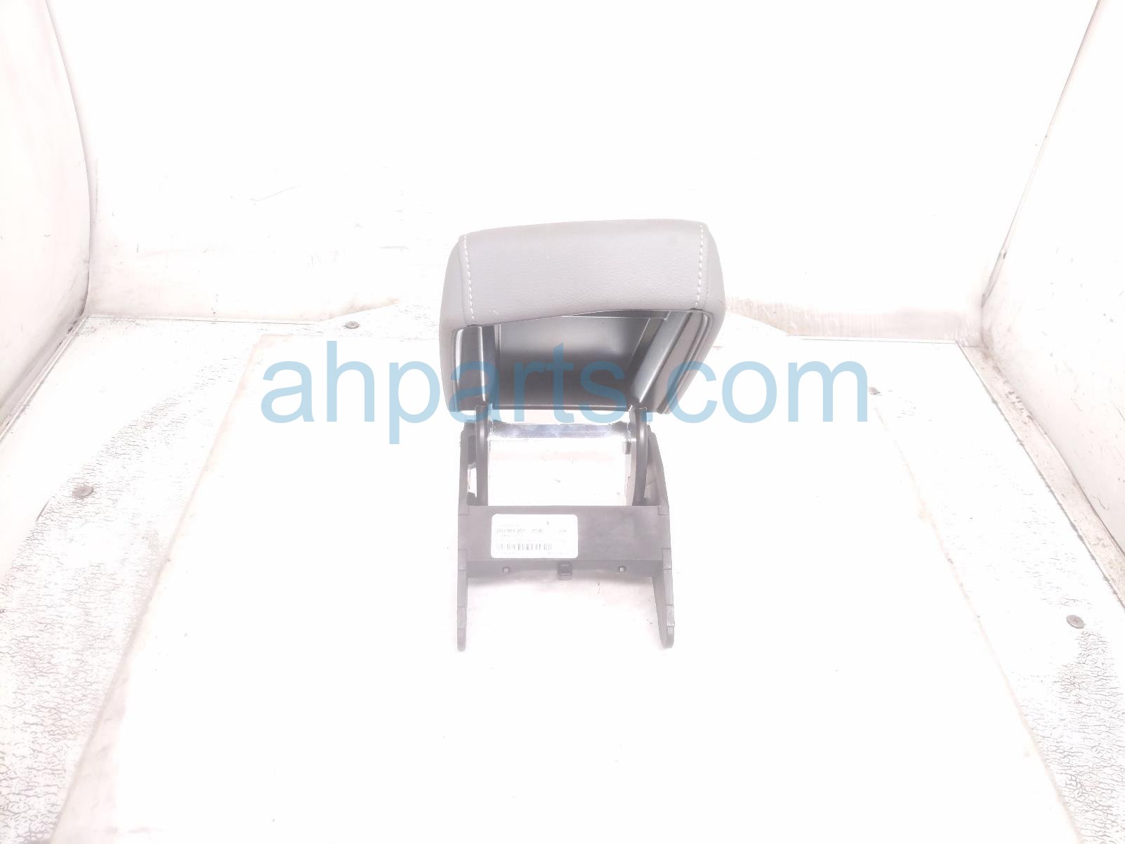 Volkswagen CENTER CONSOLE LID/ARMREST - GREY